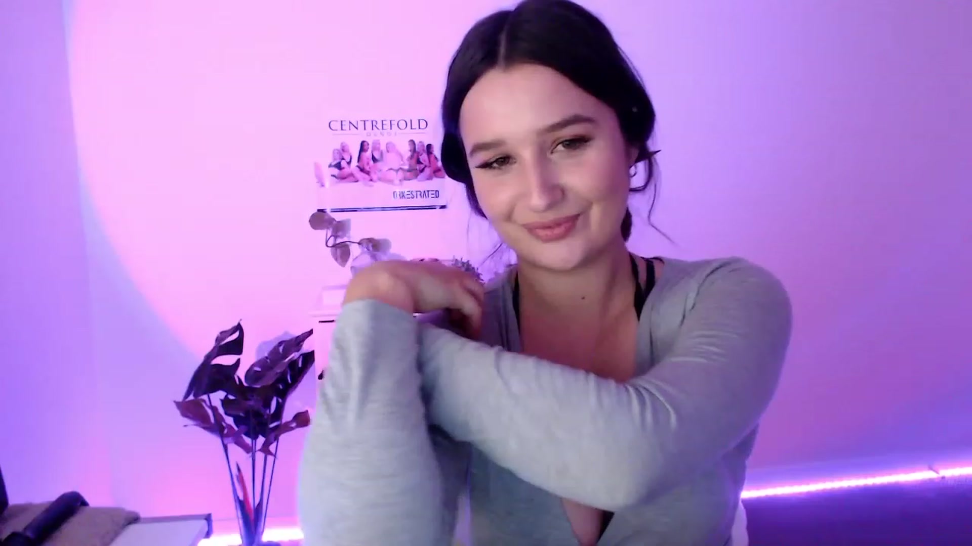 Gallery image thumbnail from StonksRoom's myfreecams stream on, 07/26/2023, 09:37 image 18 of 20