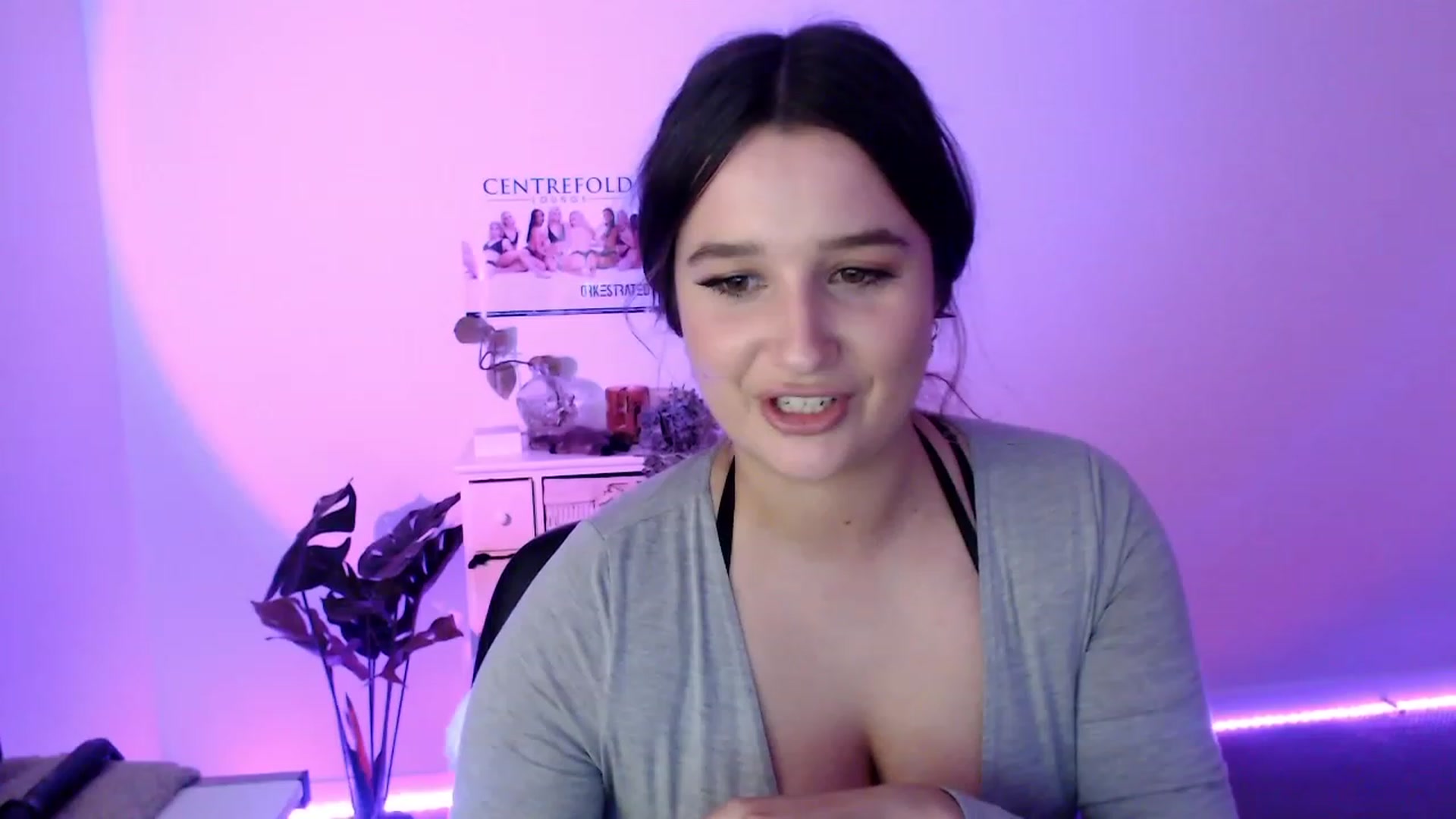 Gallery image thumbnail from StonksRoom's myfreecams stream on, 07/26/2023, 09:37 image 14 of 20