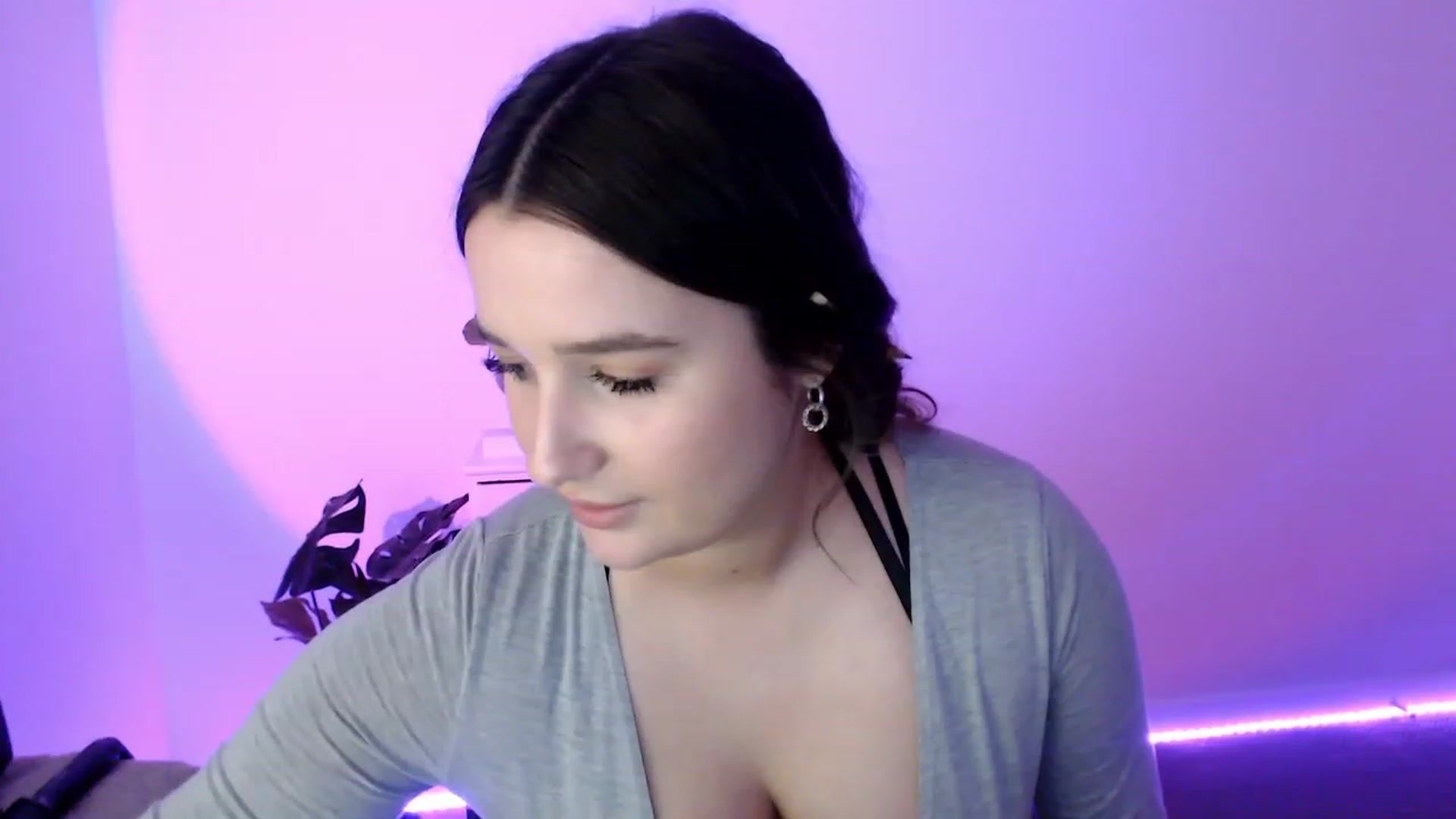 Gallery image thumbnail from StonksRoom's myfreecams stream on, 07/26/2023, 09:37 image 16 of 20
