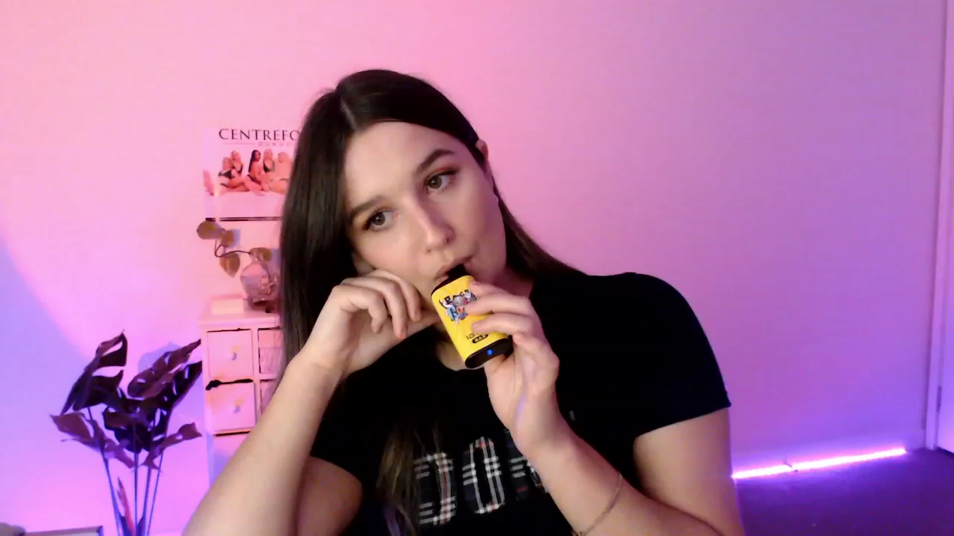 Gallery image thumbnail from StonksRoom's myfreecams stream on, 07/28/2023, 08:40 image 7 of 20