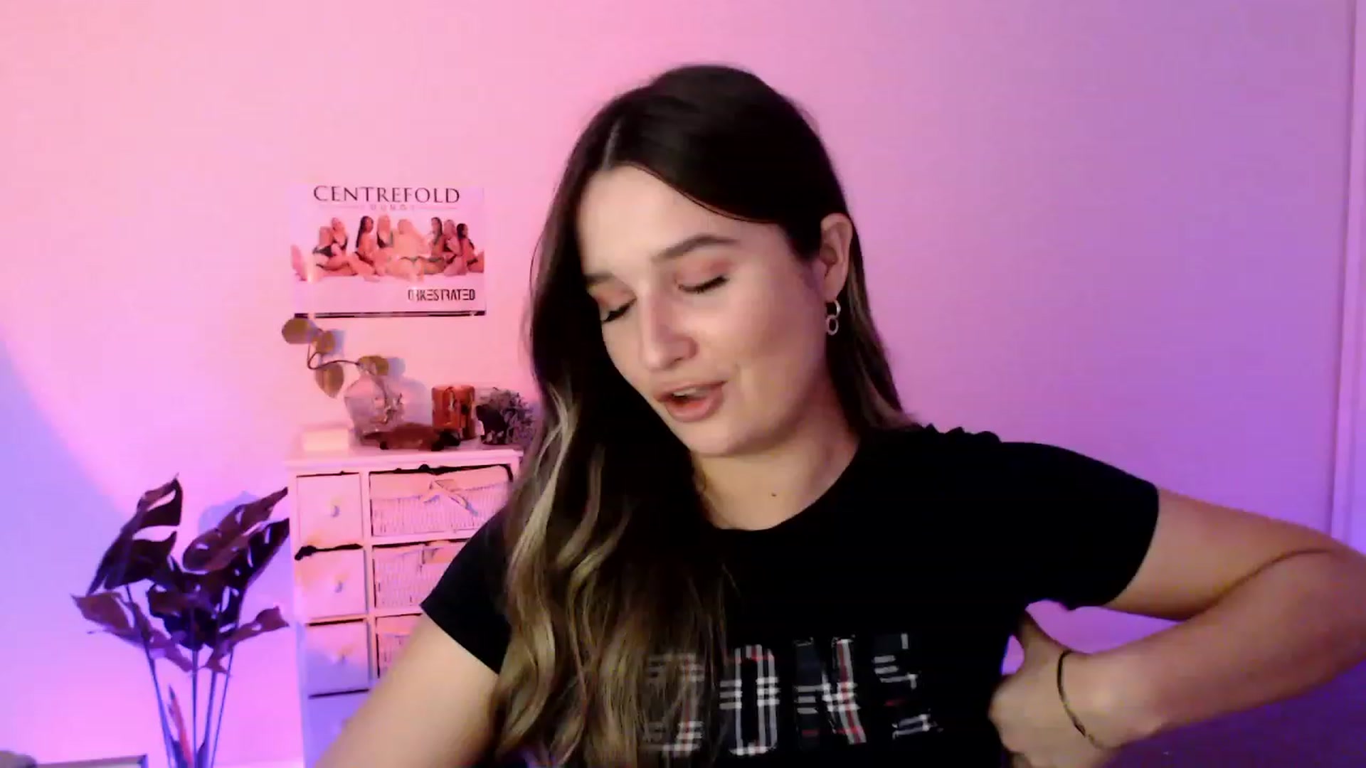Gallery image thumbnail from StonksRoom's myfreecams stream on, 07/28/2023, 08:40 image 5 of 20