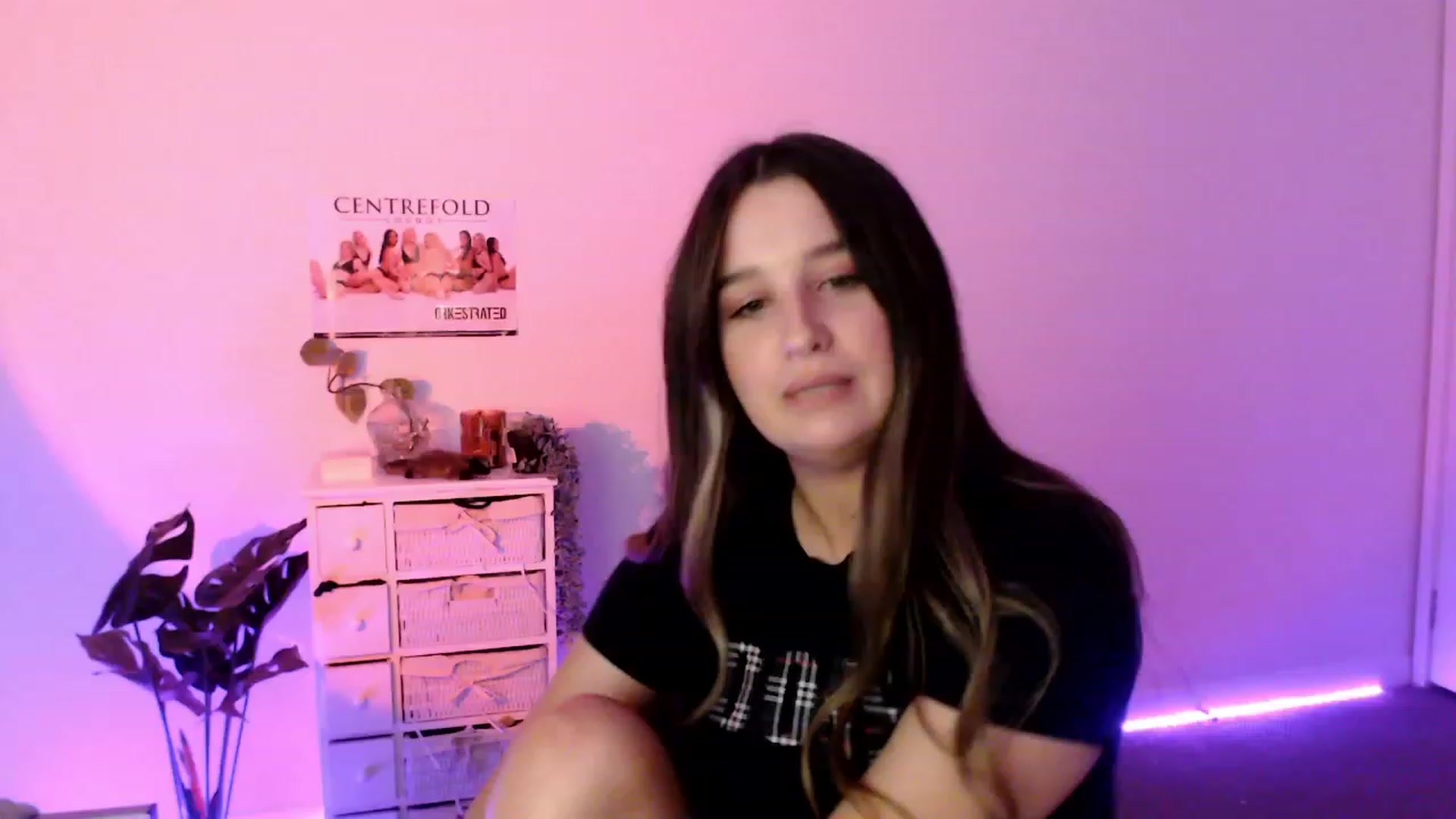 Gallery image thumbnail from StonksRoom's myfreecams stream on, 07/28/2023, 08:40 image 17 of 20