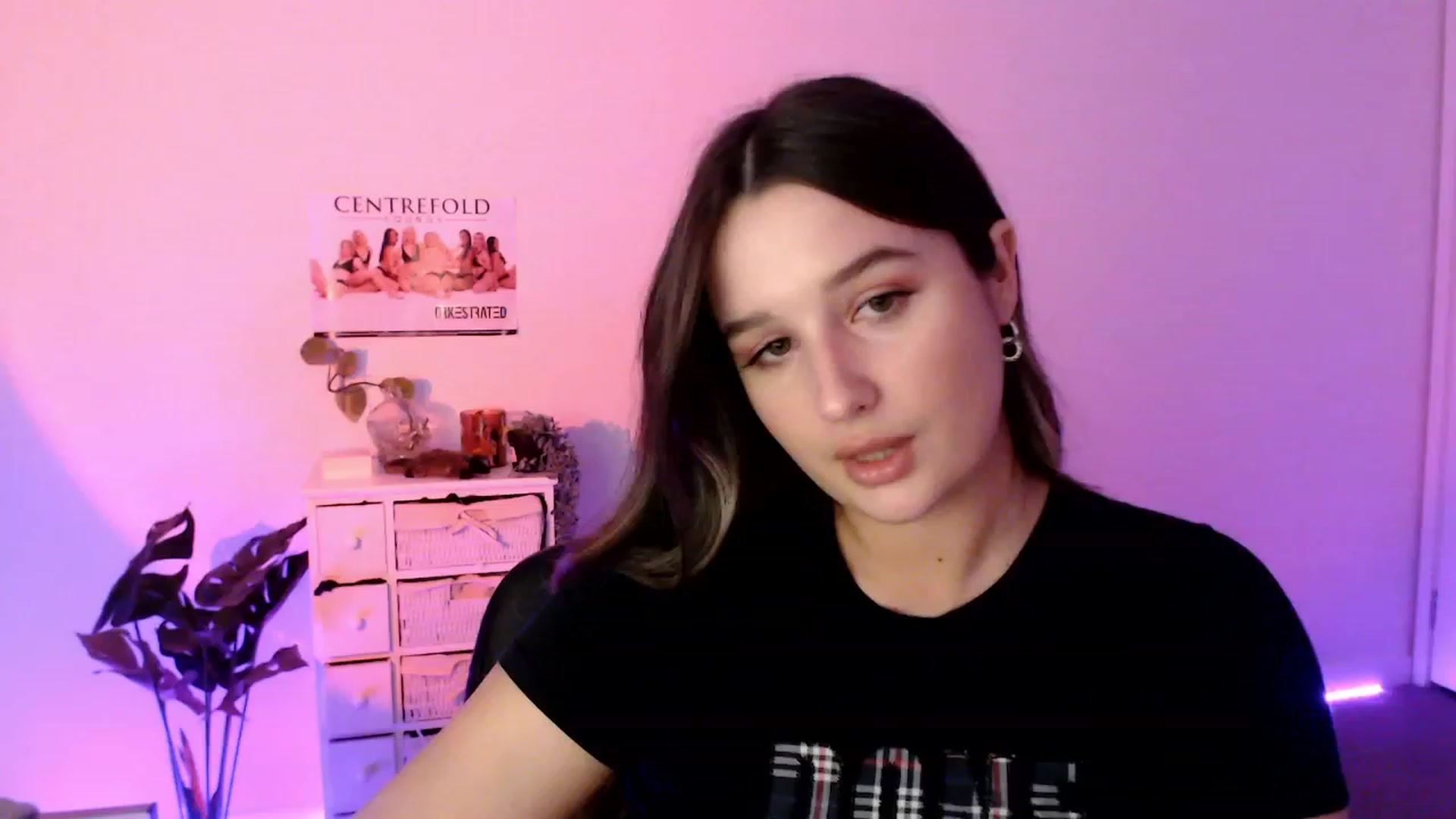 Gallery image thumbnail from StonksRoom's myfreecams stream on, 07/28/2023, 08:40 image 1 of 20