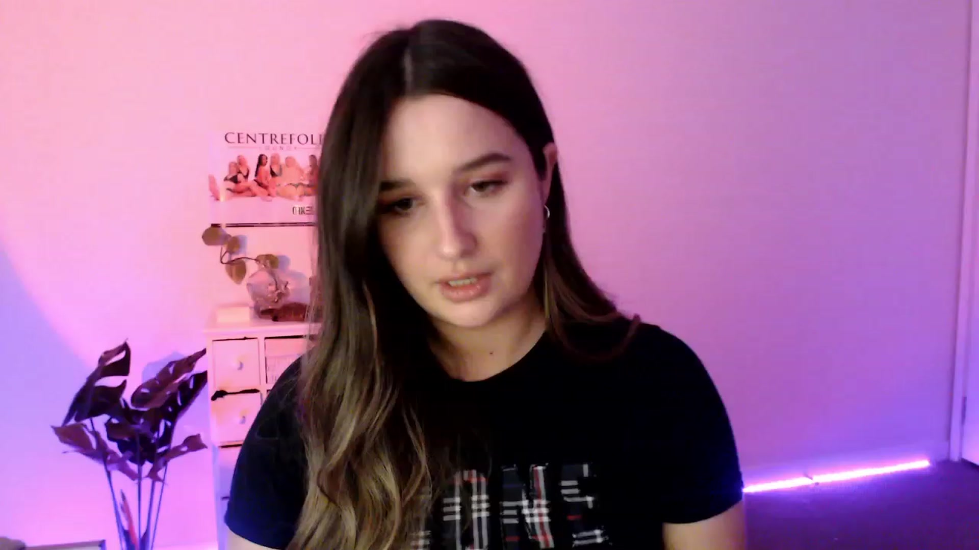 Gallery image thumbnail from StonksRoom's myfreecams stream on, 07/28/2023, 08:40 image 16 of 20