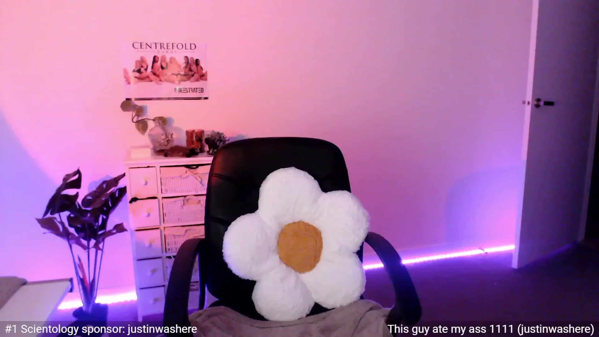 Gallery image thumbnail from StonksRoom's myfreecams stream on, 07/28/2023, 10:50 image 17 of 20