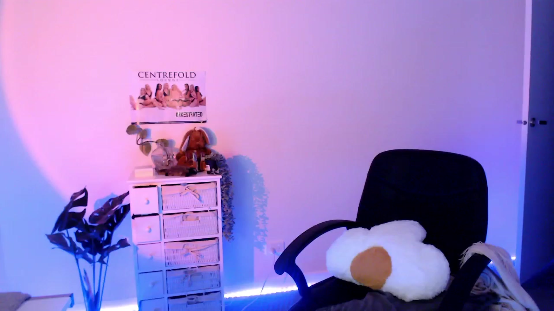 Gallery image thumbnail from StonksRoom's myfreecams stream on, 07/30/2023, 09:11 image 14 of 20