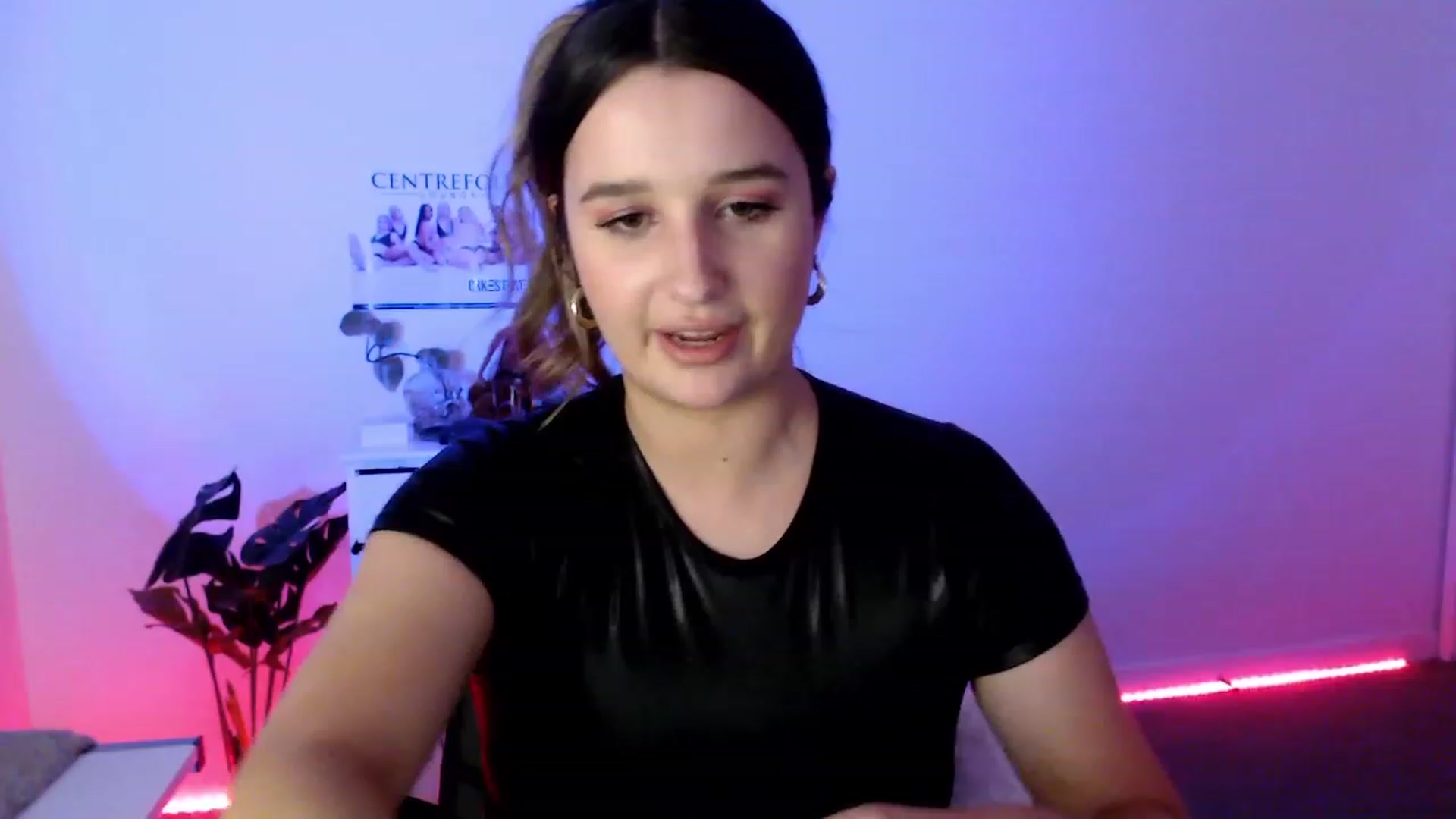Gallery image thumbnail from StonksRoom's myfreecams stream on, 07/30/2023, 13:32 image 5 of 20