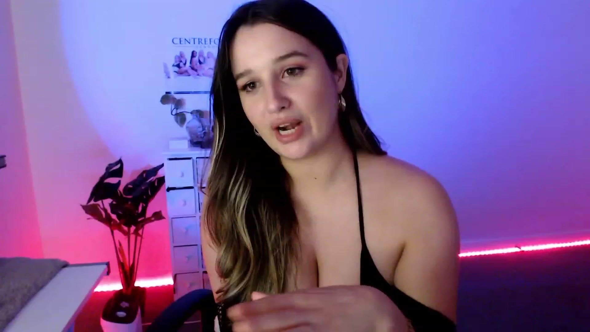 Gallery image thumbnail from StonksRoom's myfreecams stream on, 07/30/2023, 13:32 image 18 of 20
