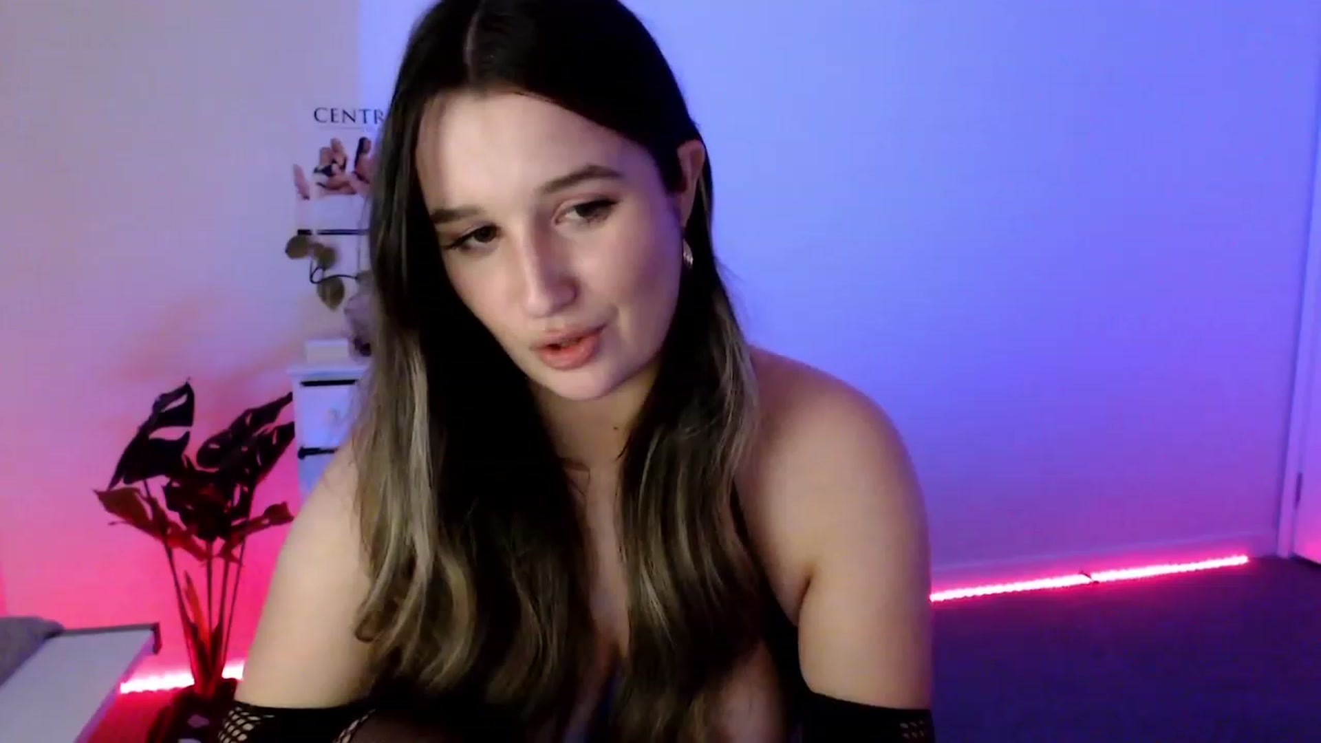 Gallery image thumbnail from StonksRoom's myfreecams stream on, 07/30/2023, 15:15 image 7 of 20