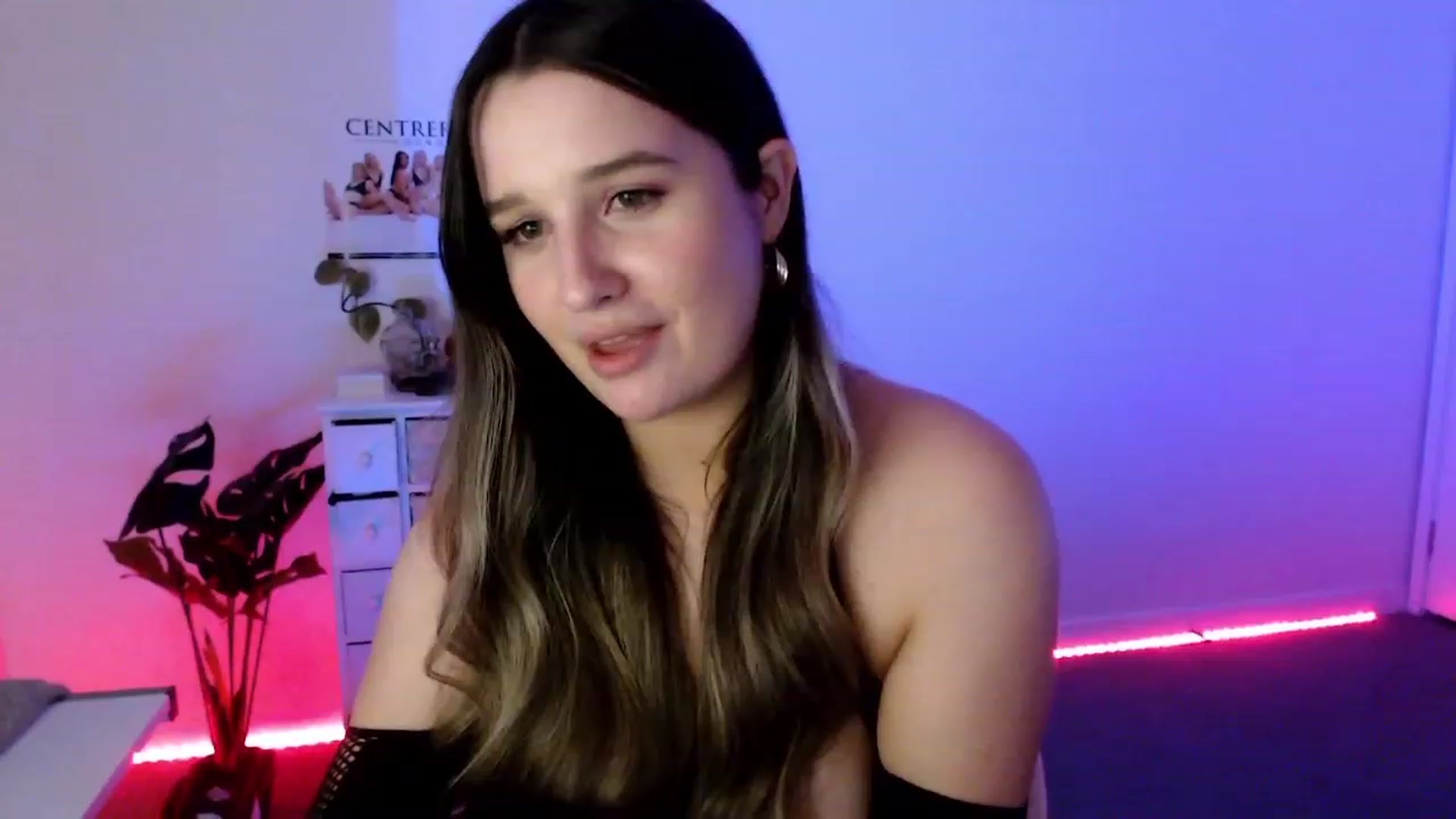 Gallery image thumbnail from StonksRoom's myfreecams stream on, 07/30/2023, 15:15 image 6 of 20