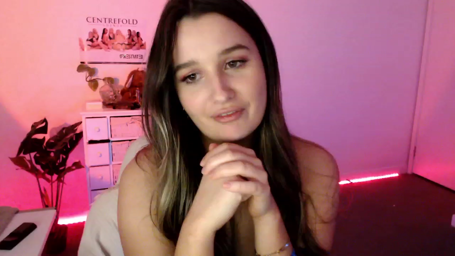 Gallery image thumbnail from StonksRoom's myfreecams stream on, 08/04/2023, 12:55 image 16 of 20
