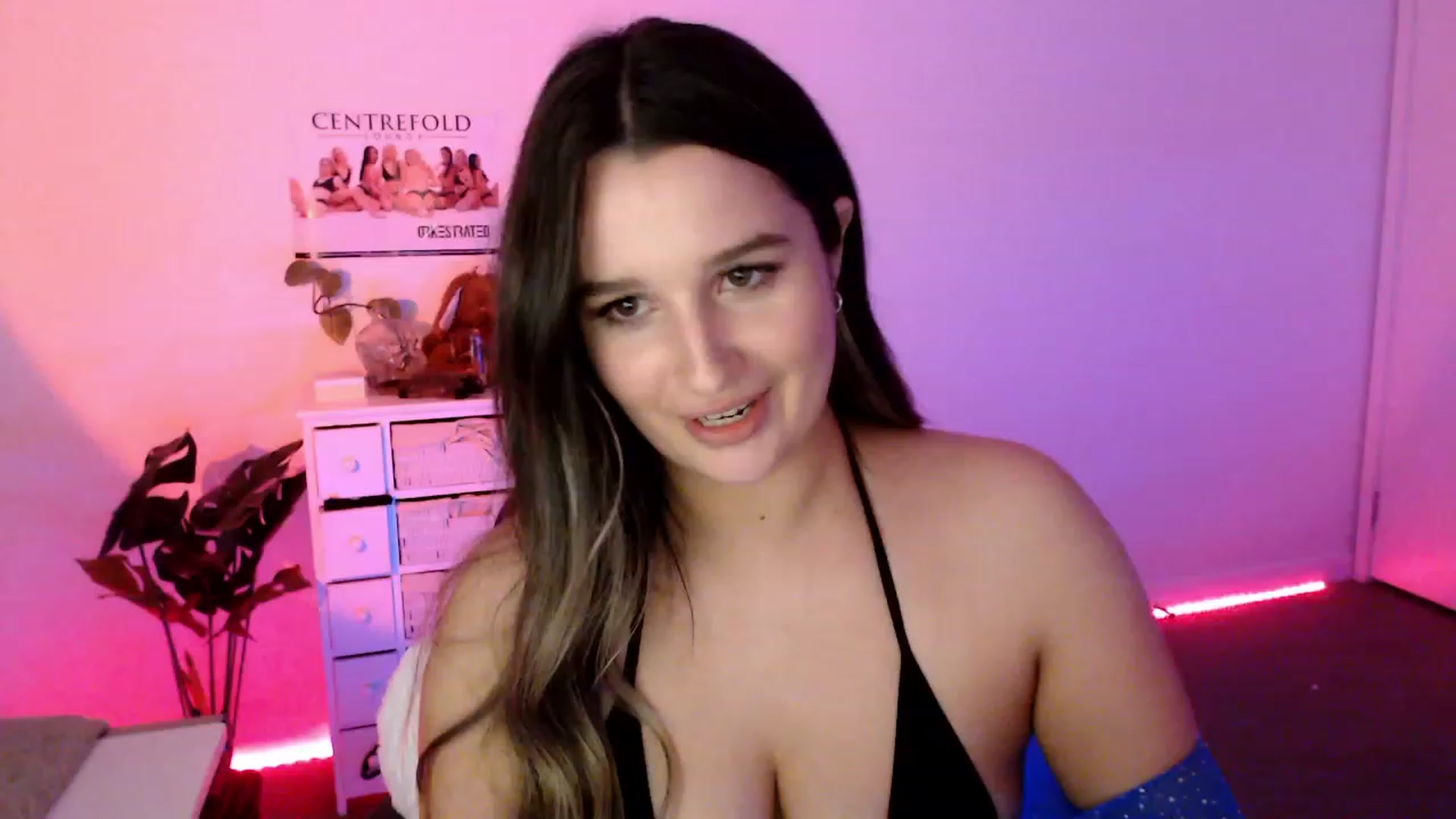Gallery image thumbnail from StonksRoom's myfreecams stream on, 08/04/2023, 12:55 image 12 of 20