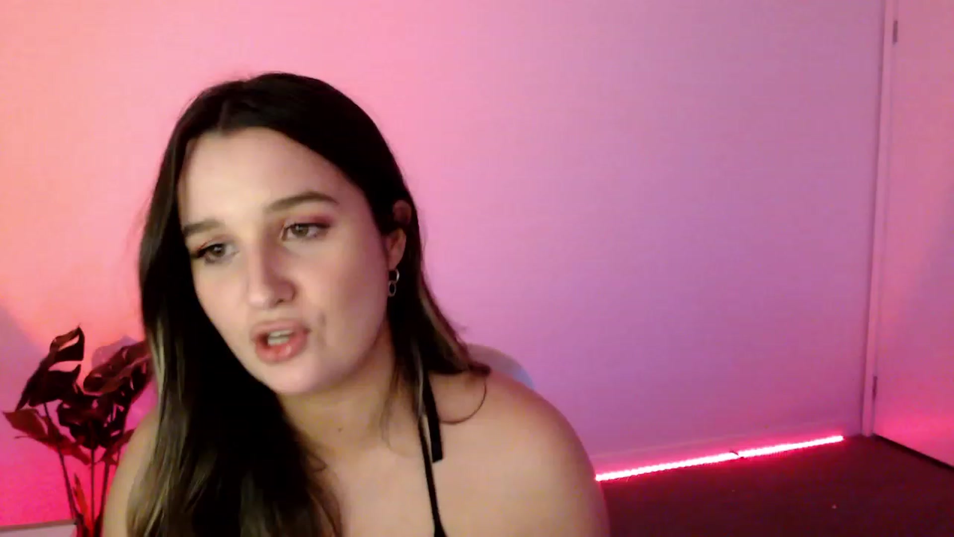 Gallery image thumbnail from StonksRoom's myfreecams stream on, 08/04/2023, 15:02 image 11 of 20