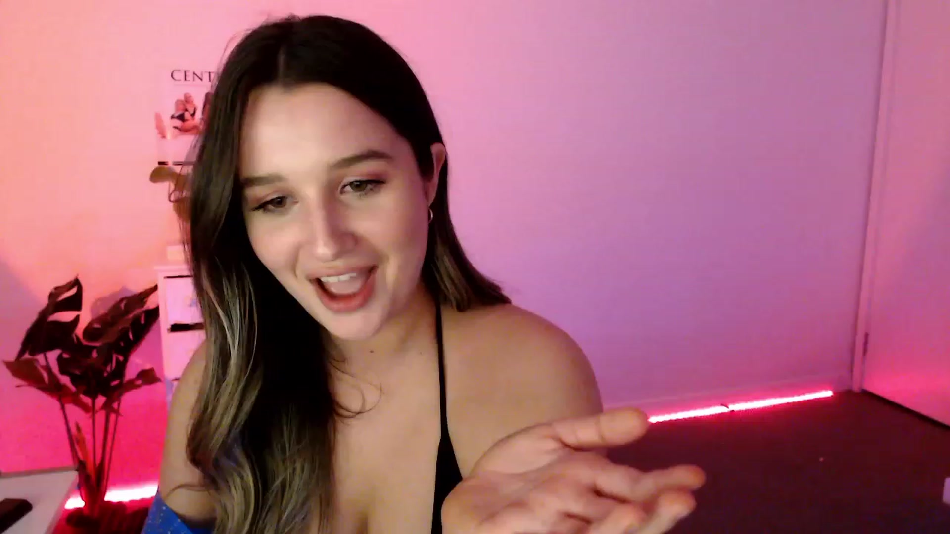 Gallery image thumbnail from StonksRoom's myfreecams stream on, 08/04/2023, 15:02 image 14 of 20