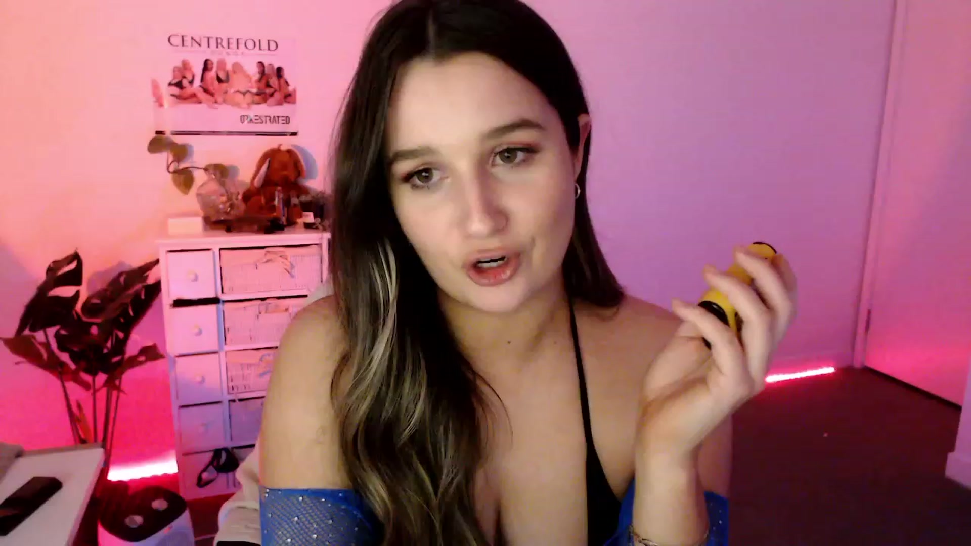 Gallery image thumbnail from StonksRoom's myfreecams stream on, 08/04/2023, 15:02 image 6 of 20