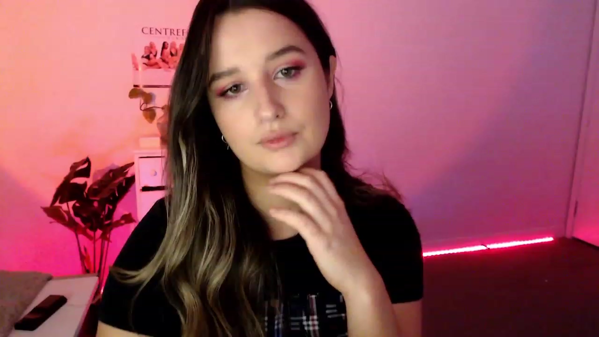 Gallery image thumbnail from StonksRoom's myfreecams stream on, 08/05/2023, 09:14 image 7 of 20