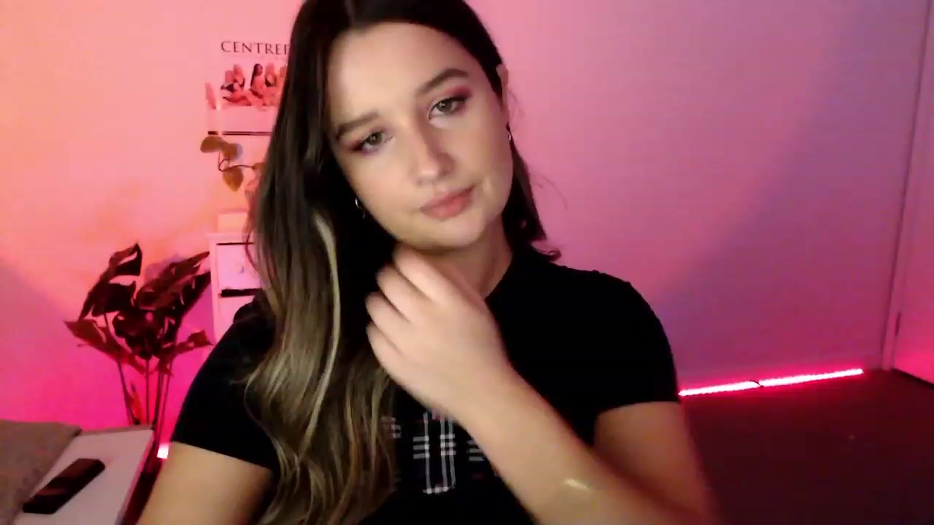 Gallery image thumbnail from StonksRoom's myfreecams stream on, 08/05/2023, 09:14 image 17 of 20