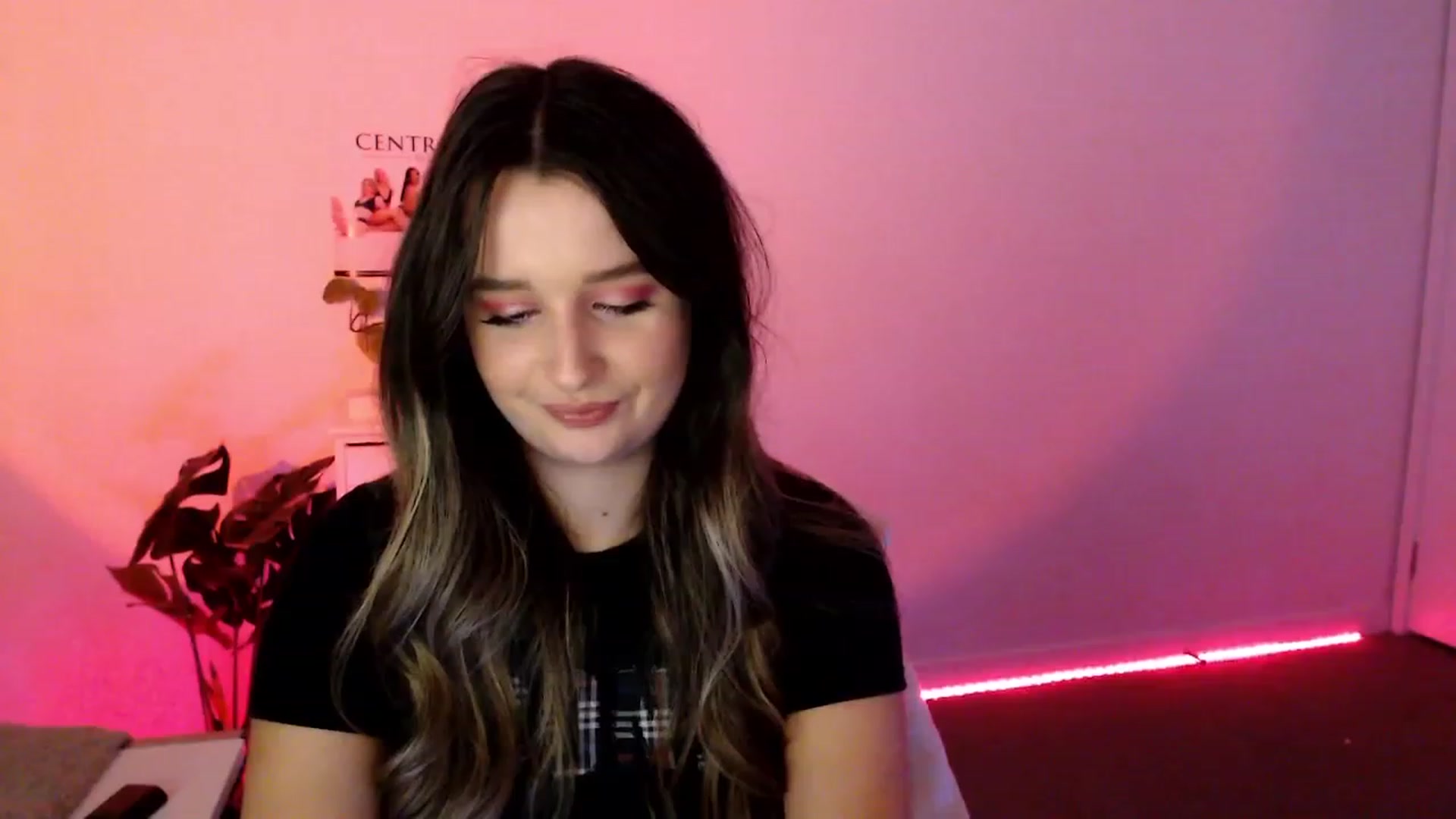 Gallery image thumbnail from StonksRoom's myfreecams stream on, 08/05/2023, 09:14 image 1 of 20