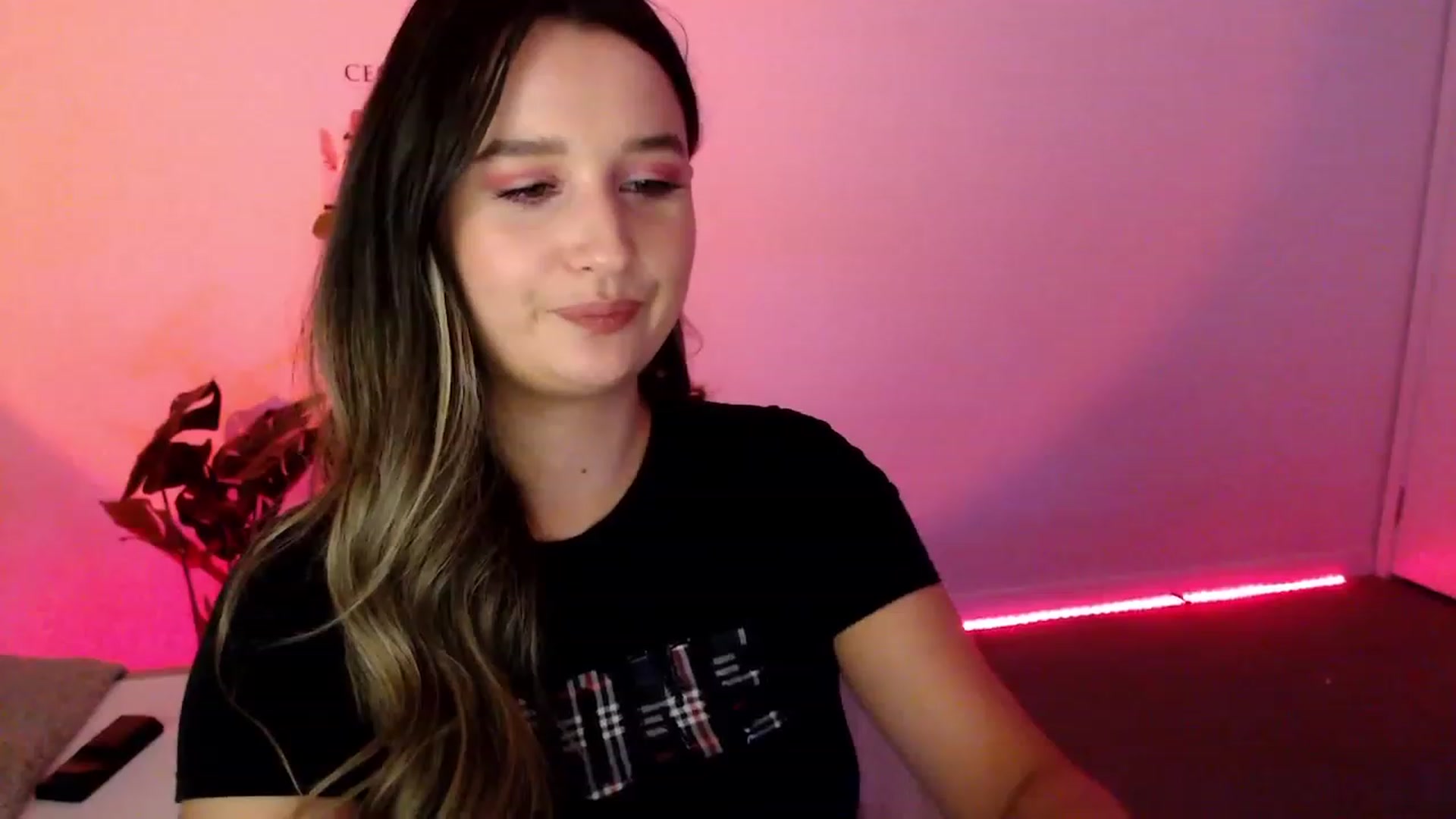 Gallery image thumbnail from StonksRoom's myfreecams stream on, 08/05/2023, 09:14 image 18 of 20