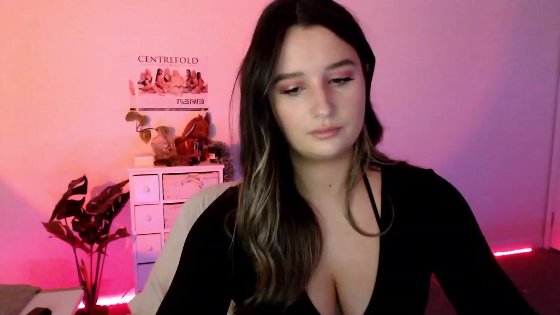 Gallery image thumbnail from StonksRoom's myfreecams stream on, 08/06/2023, 08:32 image 2 of 20