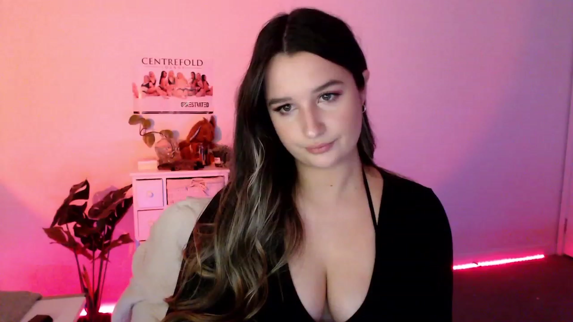 Gallery image thumbnail from StonksRoom's myfreecams stream on, 08/06/2023, 08:32 image 15 of 20