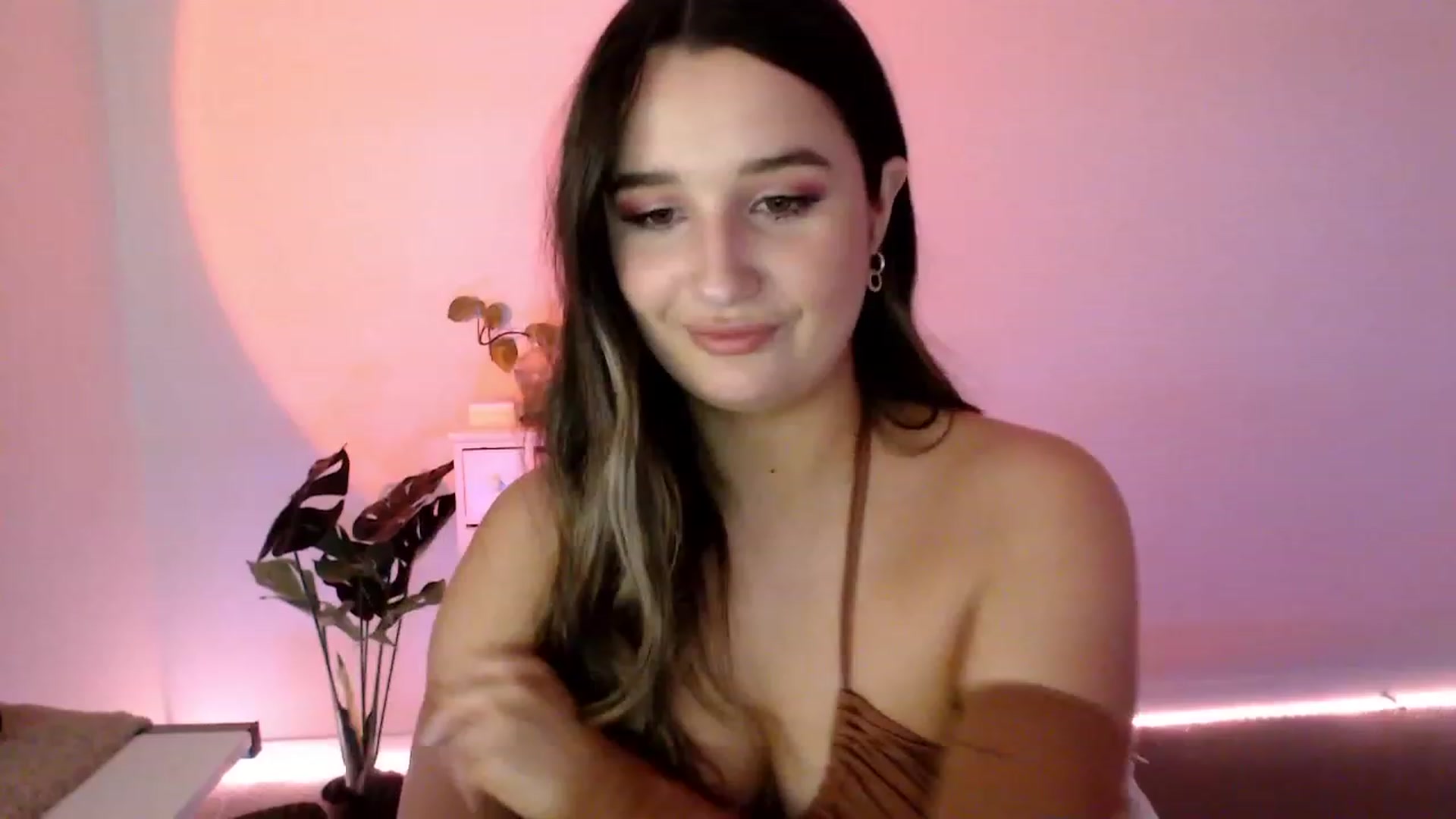 Gallery image thumbnail from StonksRoom's myfreecams stream on, 08/11/2023, 08:02 image 17 of 20