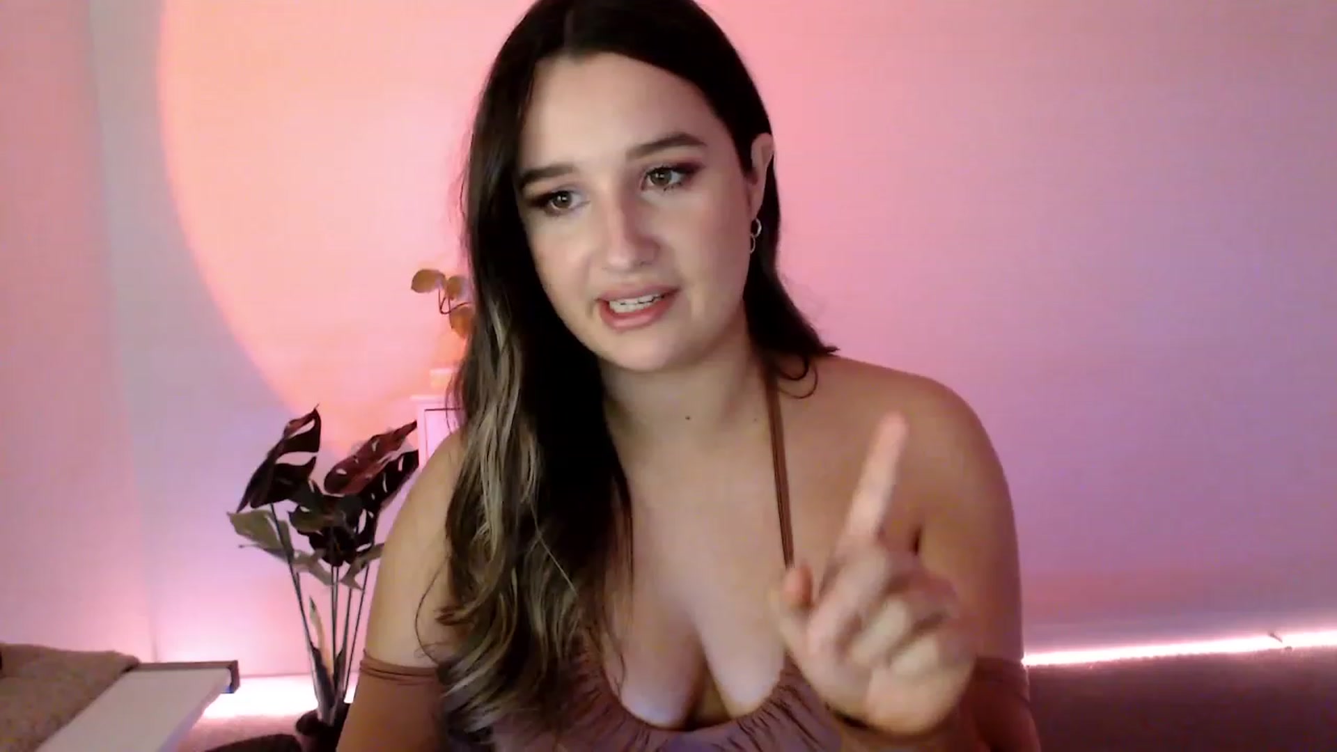 Gallery image thumbnail from StonksRoom's myfreecams stream on, 08/11/2023, 08:02 image 16 of 20