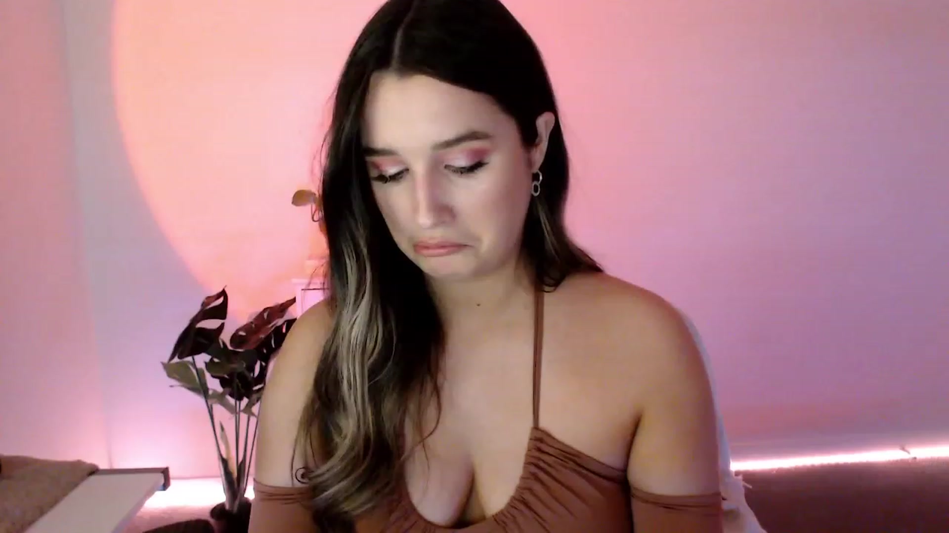 Gallery image thumbnail from StonksRoom's myfreecams stream on, 08/11/2023, 08:02 image 13 of 20