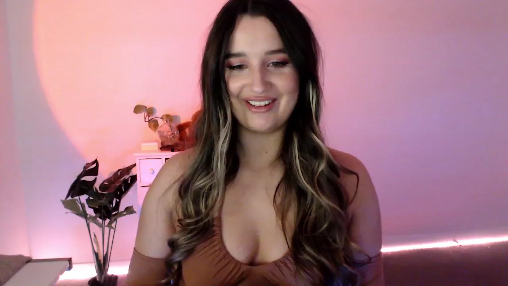 Gallery image thumbnail from StonksRoom's myfreecams stream on, 08/11/2023, 08:02 image 5 of 20