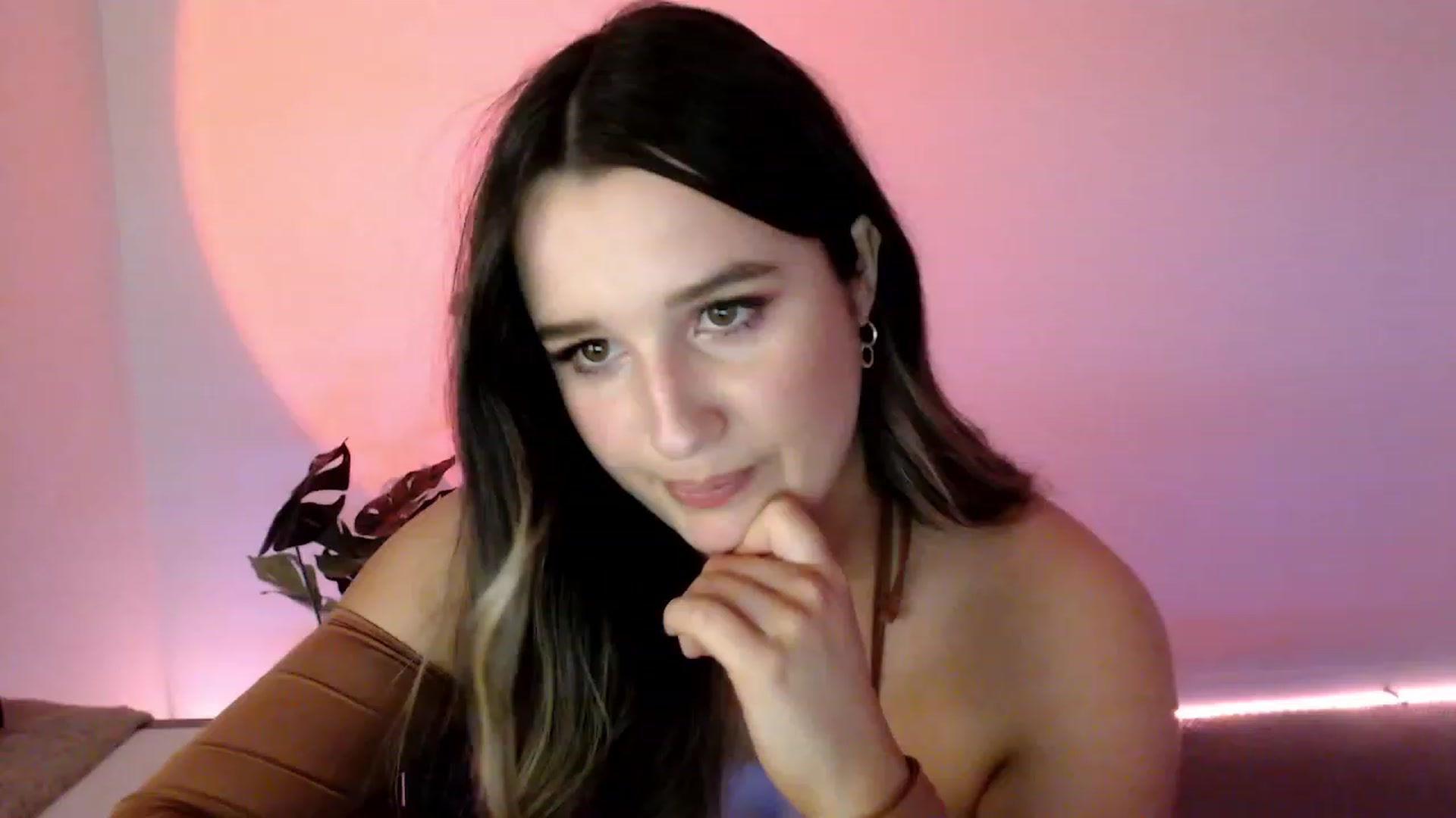 Gallery image thumbnail from StonksRoom's myfreecams stream on, 08/11/2023, 09:42 image 15 of 20