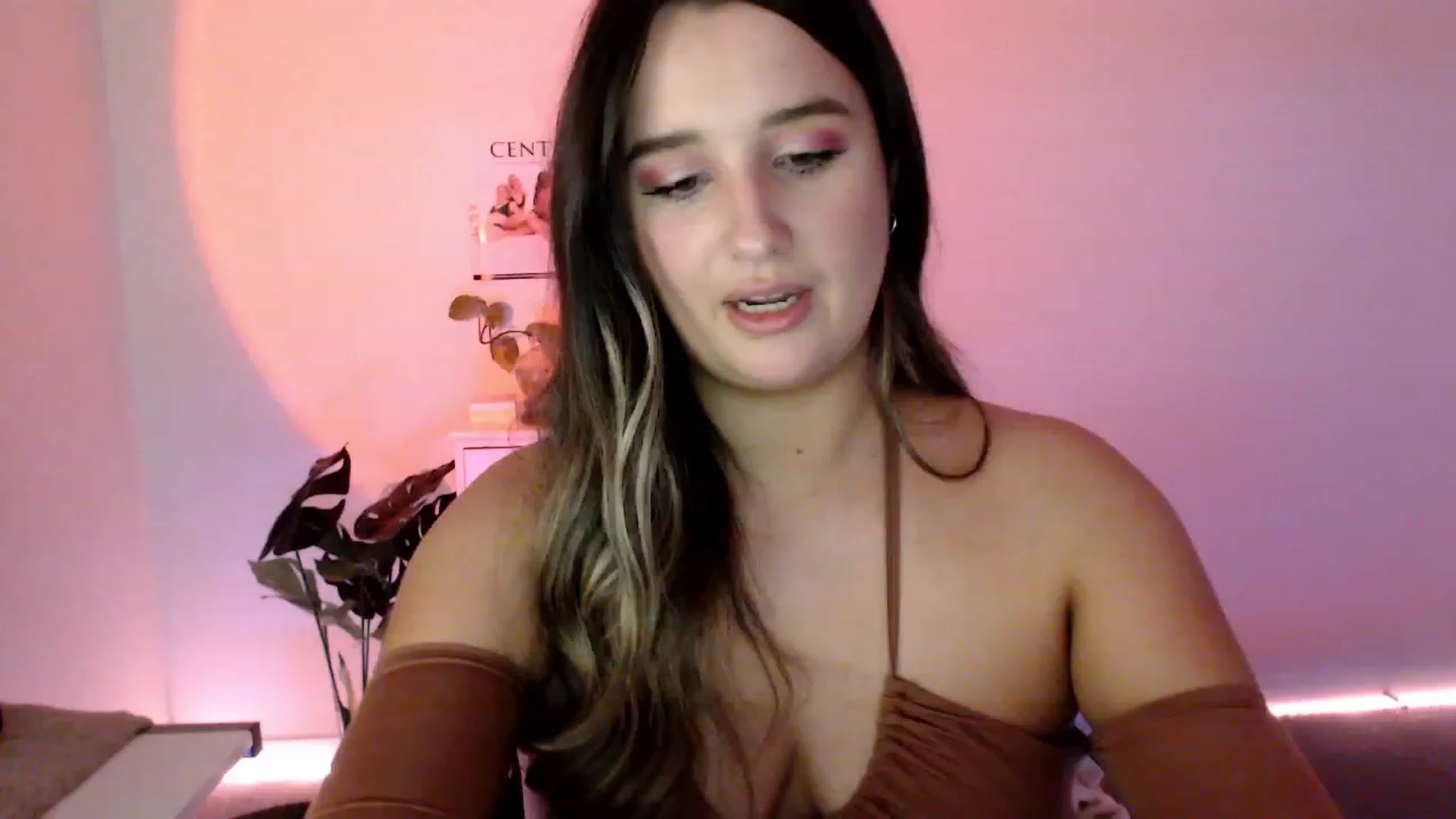 Gallery image thumbnail from StonksRoom's myfreecams stream on, 08/11/2023, 09:42 image 5 of 20