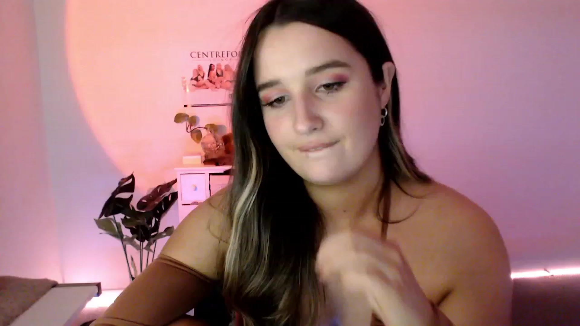 Gallery image thumbnail from StonksRoom's myfreecams stream on, 08/11/2023, 09:42 image 19 of 20
