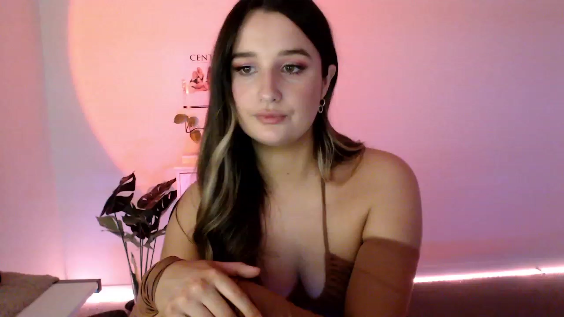 Gallery image thumbnail from StonksRoom's myfreecams stream on, 08/11/2023, 09:42 image 13 of 20