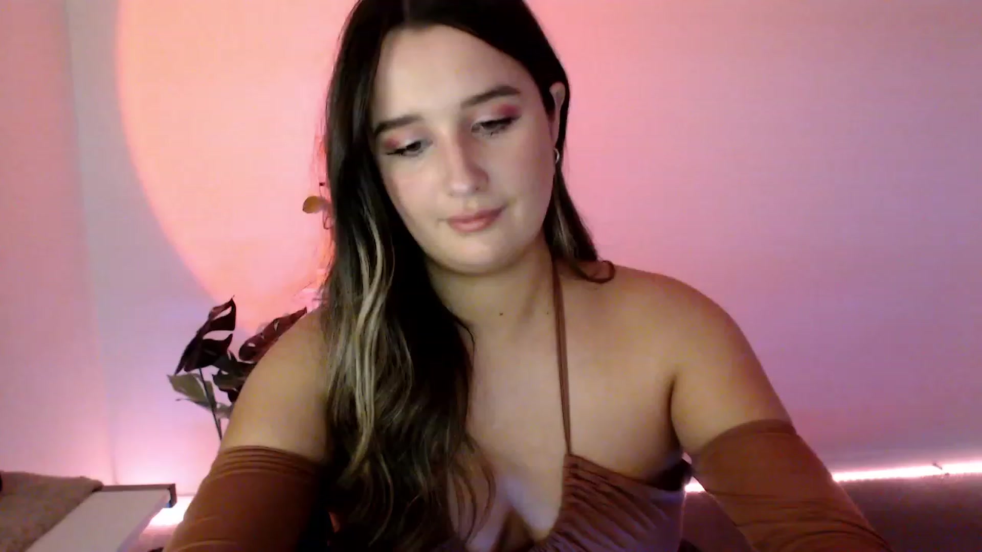 Gallery image thumbnail from StonksRoom's myfreecams stream on, 08/11/2023, 09:42 image 4 of 20