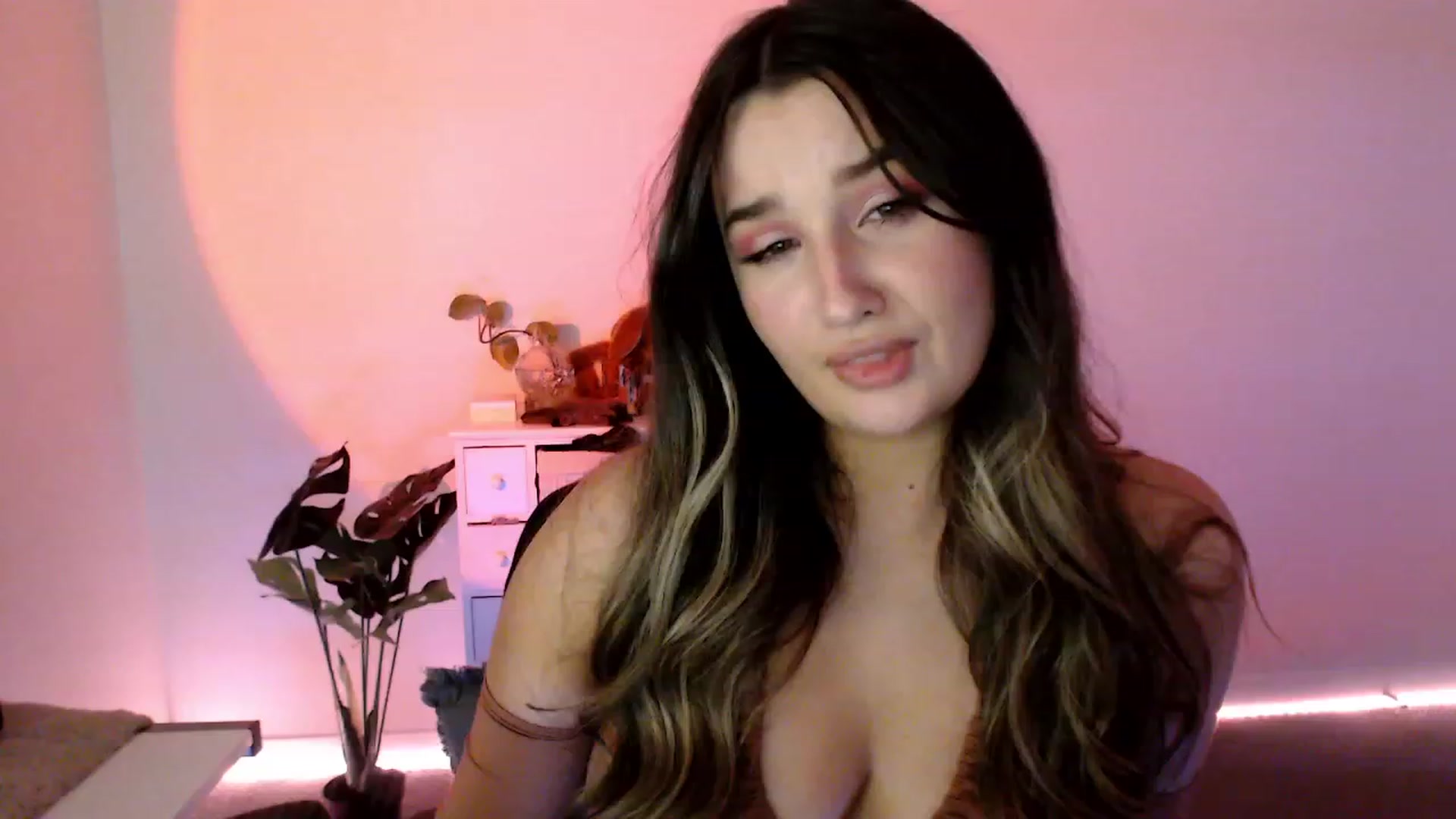 Gallery image thumbnail from StonksRoom's myfreecams stream on, 08/11/2023, 09:42 image 3 of 20