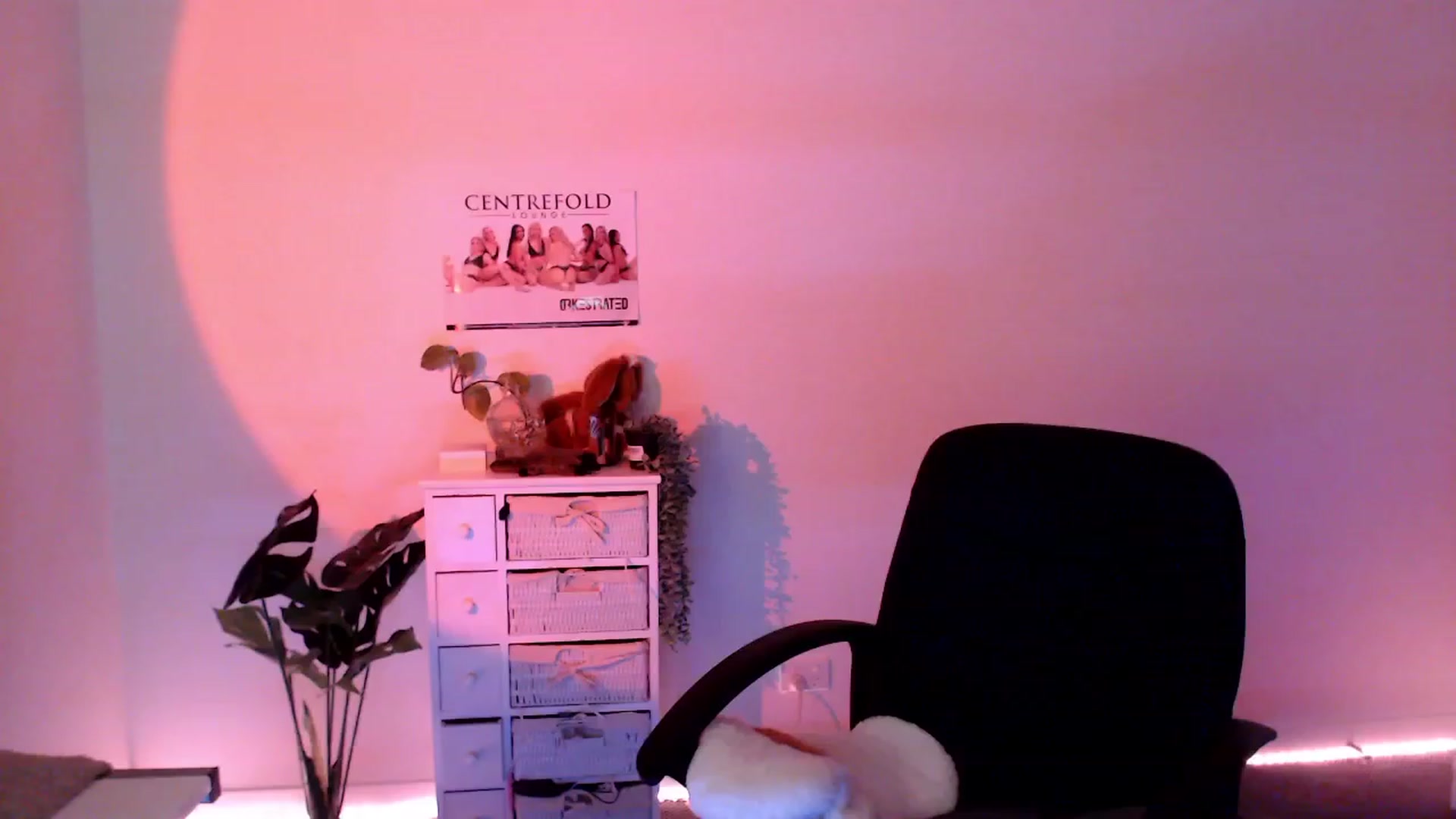 Gallery image thumbnail from StonksRoom's myfreecams stream on, 08/12/2023, 11:01 image 15 of 20