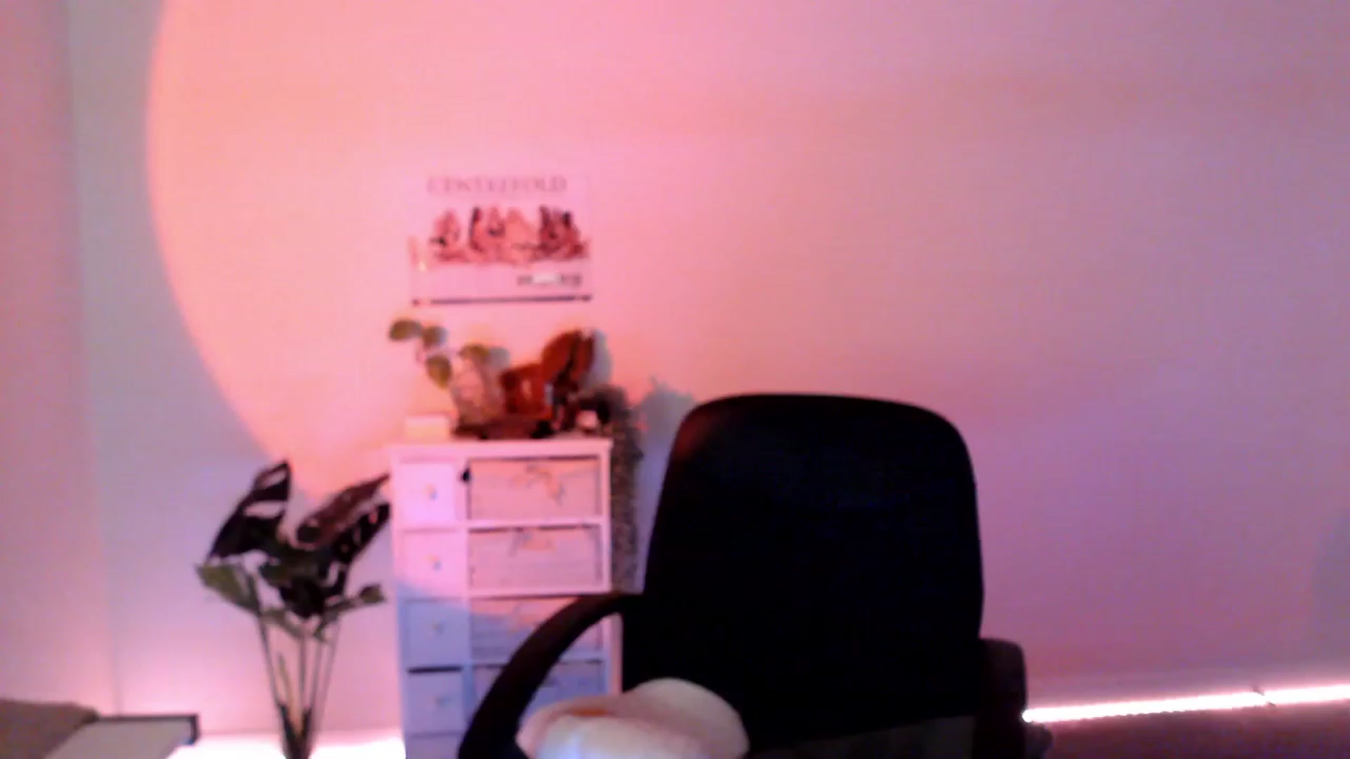 Gallery image thumbnail from StonksRoom's myfreecams stream on, 08/12/2023, 11:01 image 12 of 20