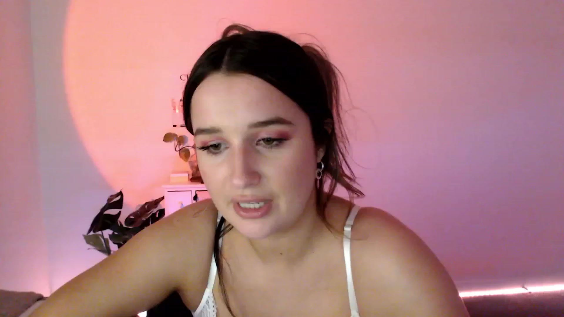 Gallery image thumbnail from StonksRoom's myfreecams stream on, 08/12/2023, 11:01 image 13 of 20