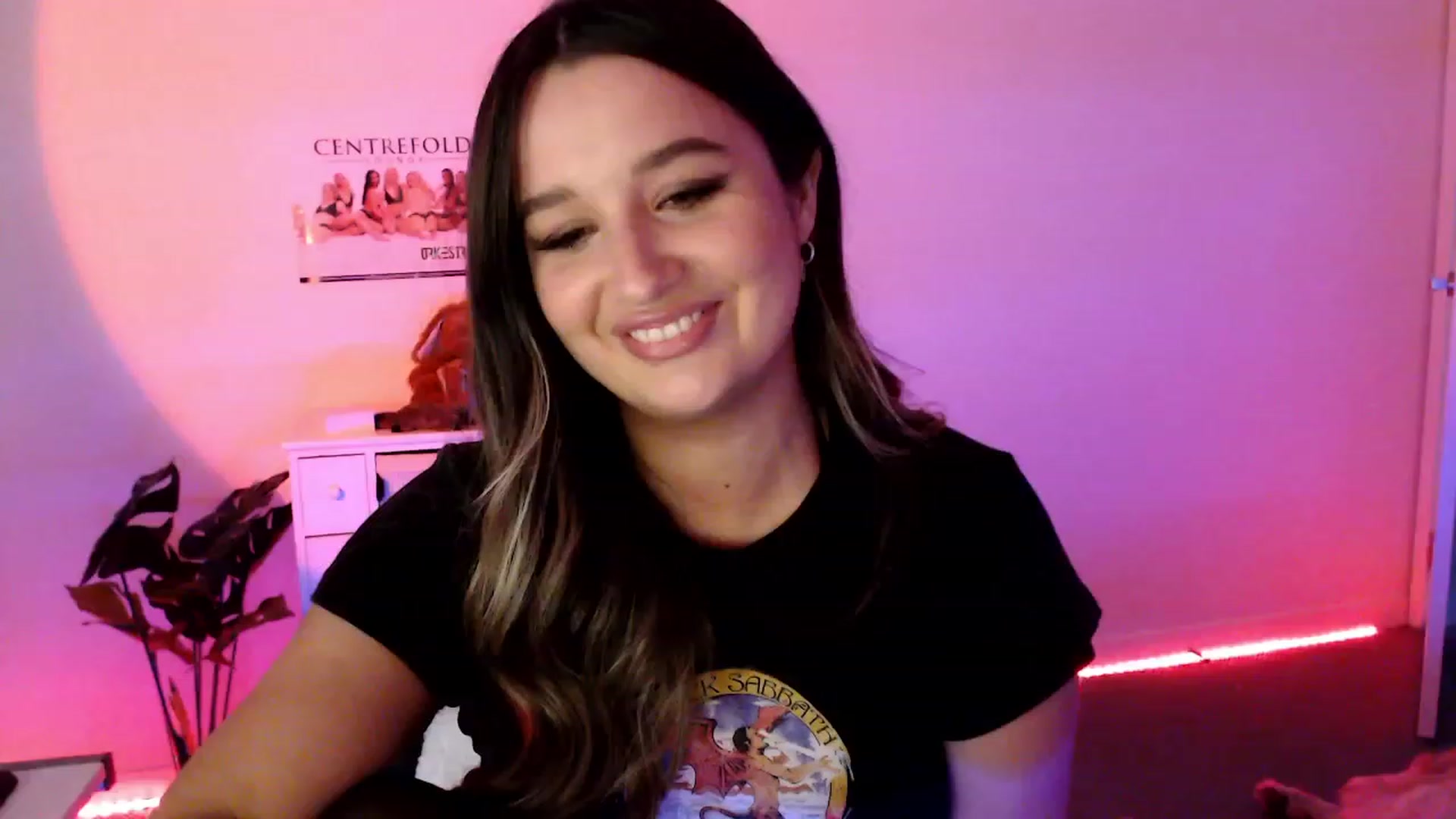 Gallery image thumbnail from StonksRoom's myfreecams stream on, 08/25/2023, 08:32 image 7 of 20