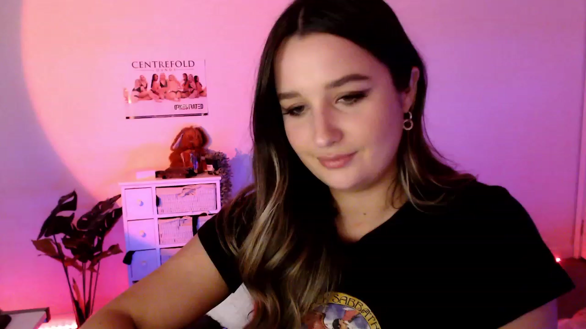 Gallery image thumbnail from StonksRoom's myfreecams stream on, 08/25/2023, 08:32 image 17 of 20