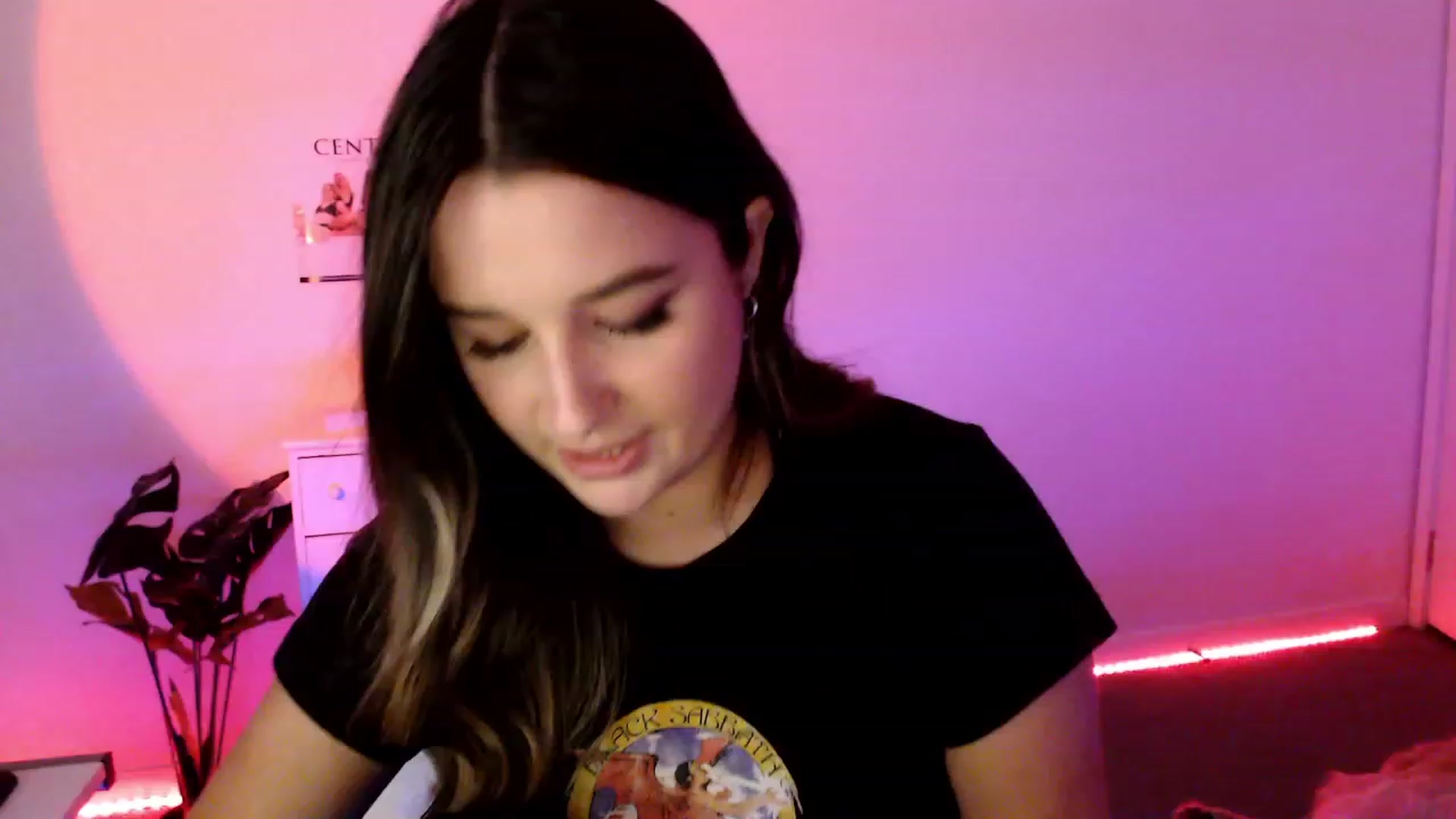 Gallery image thumbnail from StonksRoom's myfreecams stream on, 08/25/2023, 08:32 image 14 of 20