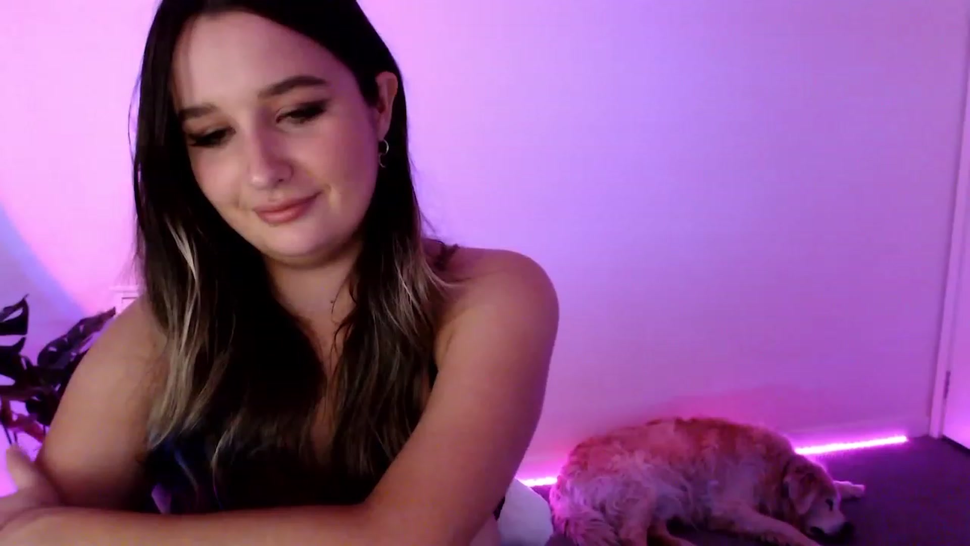 Gallery image thumbnail from StonksRoom's myfreecams stream on, 08/25/2023, 12:02 image 20 of 20
