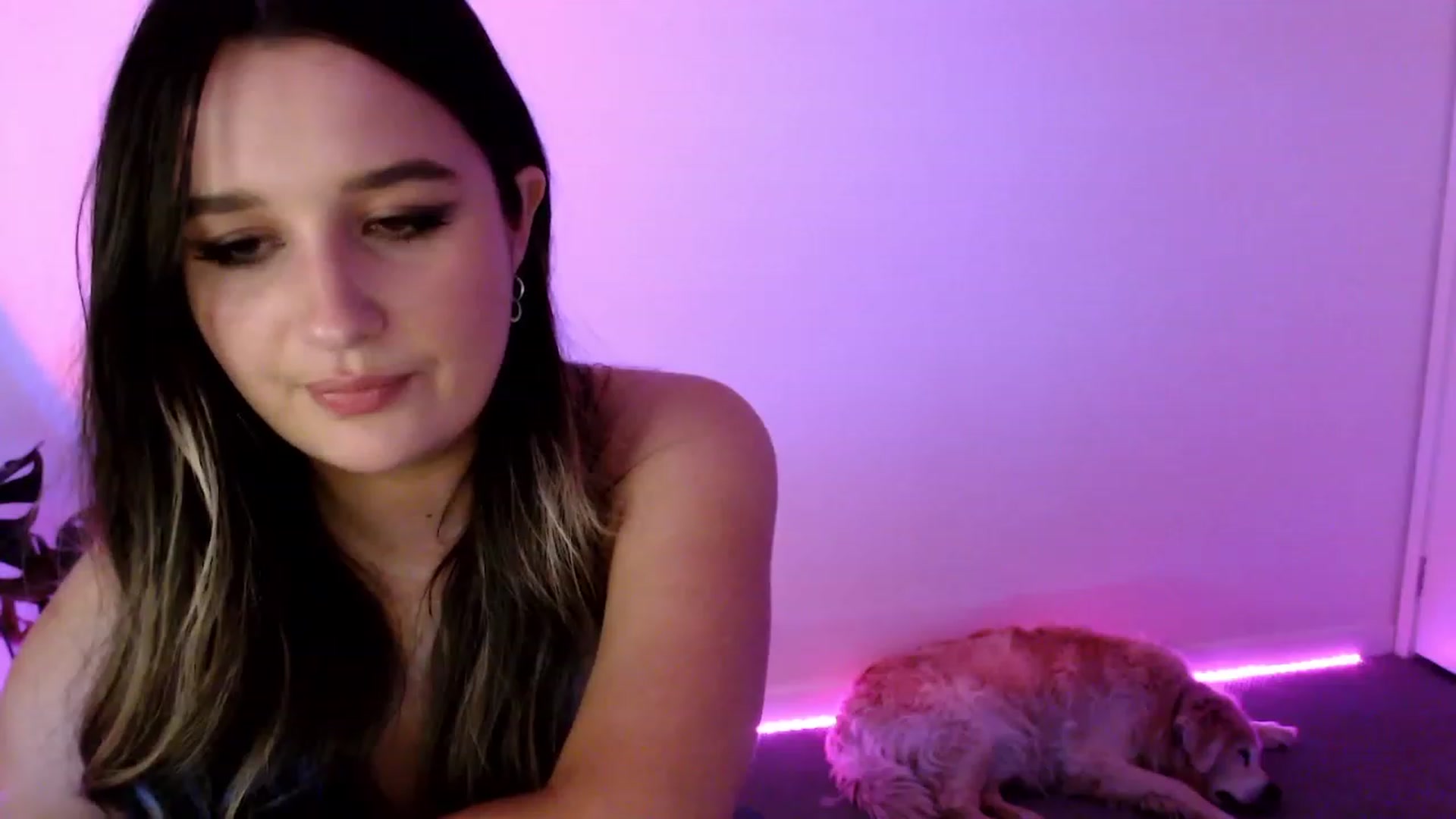 Gallery image thumbnail from StonksRoom's myfreecams stream on, 08/25/2023, 12:02 image 19 of 20