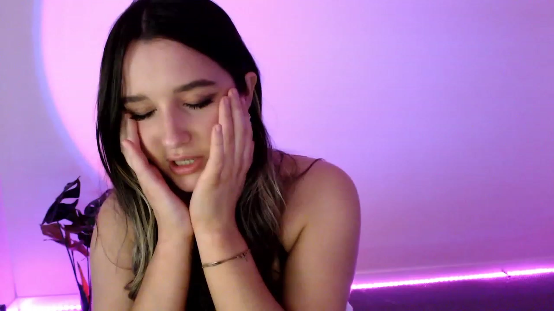 Gallery image thumbnail from StonksRoom's myfreecams stream on, 08/25/2023, 12:02 image 15 of 20
