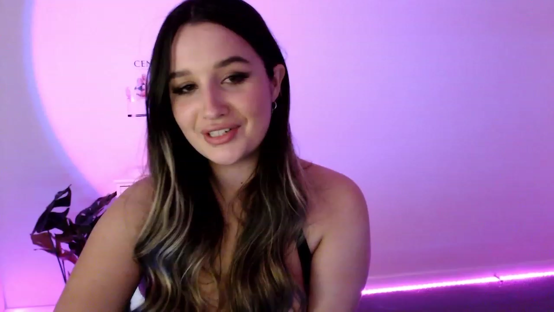 Gallery image thumbnail from StonksRoom's myfreecams stream on, 08/25/2023, 12:02 image 13 of 20