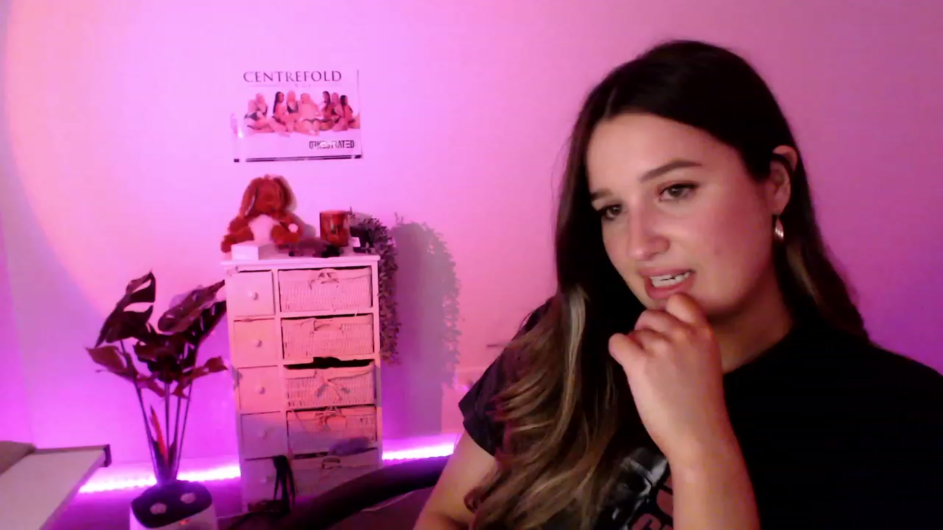 Gallery image thumbnail from StonksRoom's myfreecams stream on, 09/09/2023, 09:29 image 12 of 20