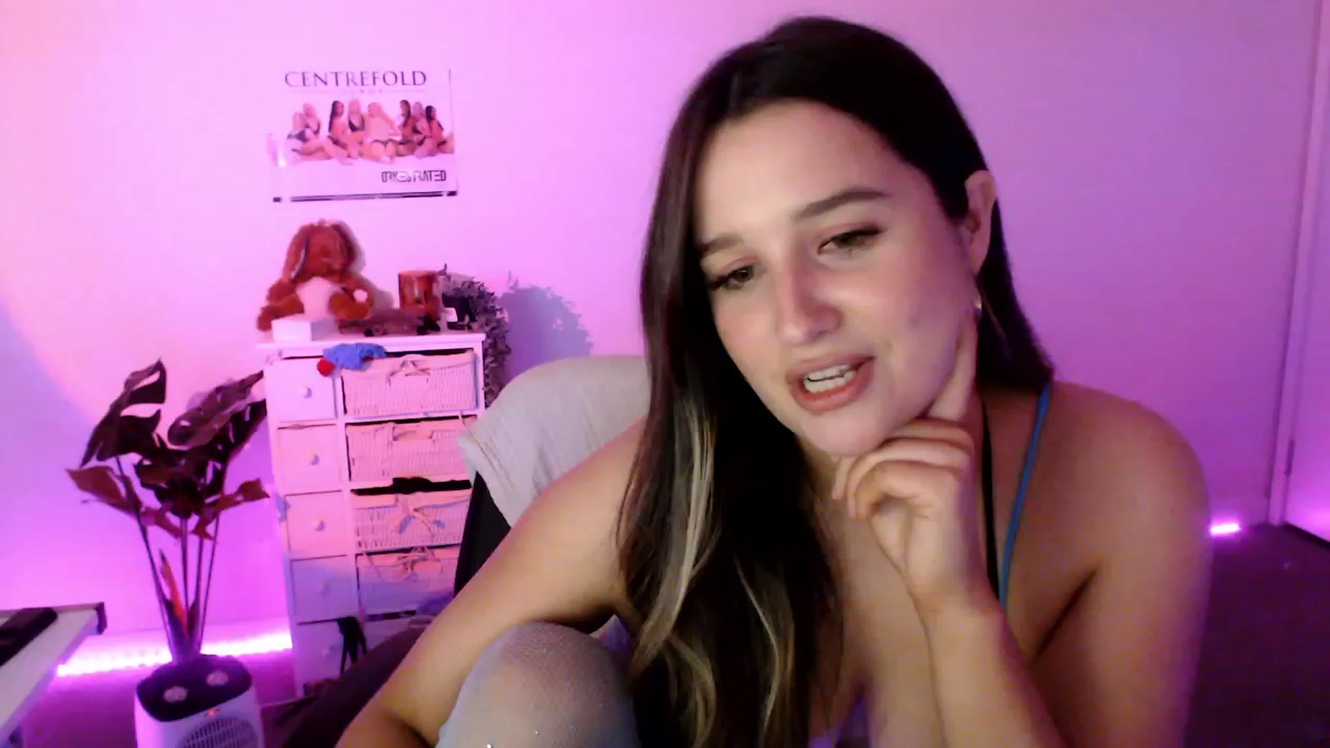 Gallery image thumbnail from StonksRoom's myfreecams stream on, 09/09/2023, 10:49 image 12 of 20