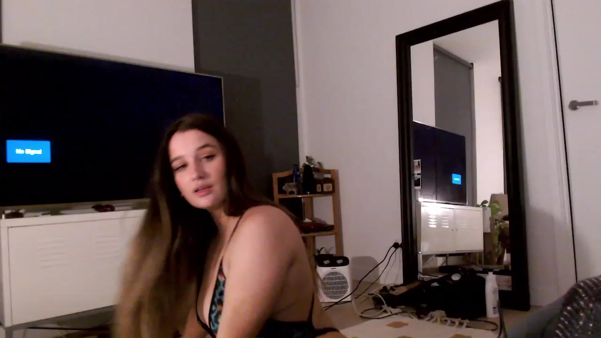 Gallery image thumbnail from StonksRoom's myfreecams stream on, 09/12/2023, 10:32 image 4 of 20
