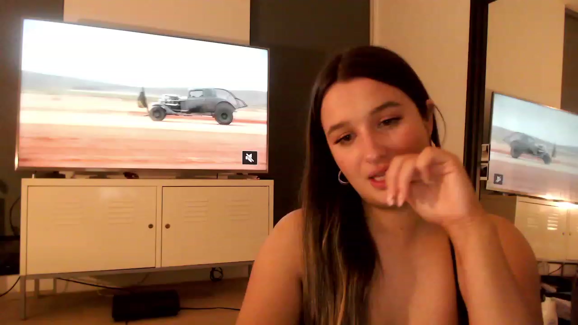 Gallery image thumbnail from StonksRoom's myfreecams stream on, 09/12/2023, 11:19 image 16 of 20