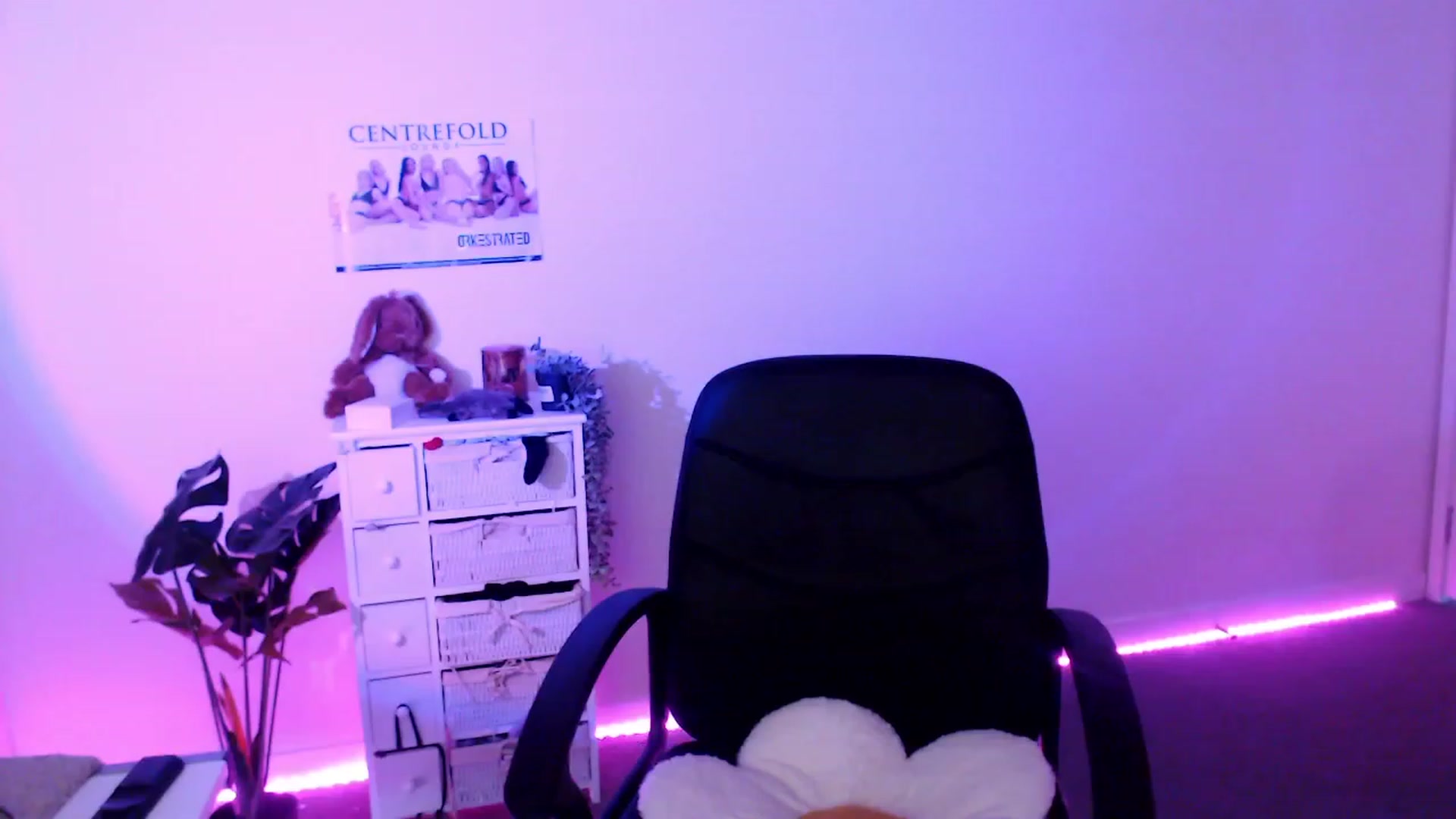 Gallery image thumbnail from StonksRoom's myfreecams stream on, 09/13/2023, 09:44 image 10 of 20